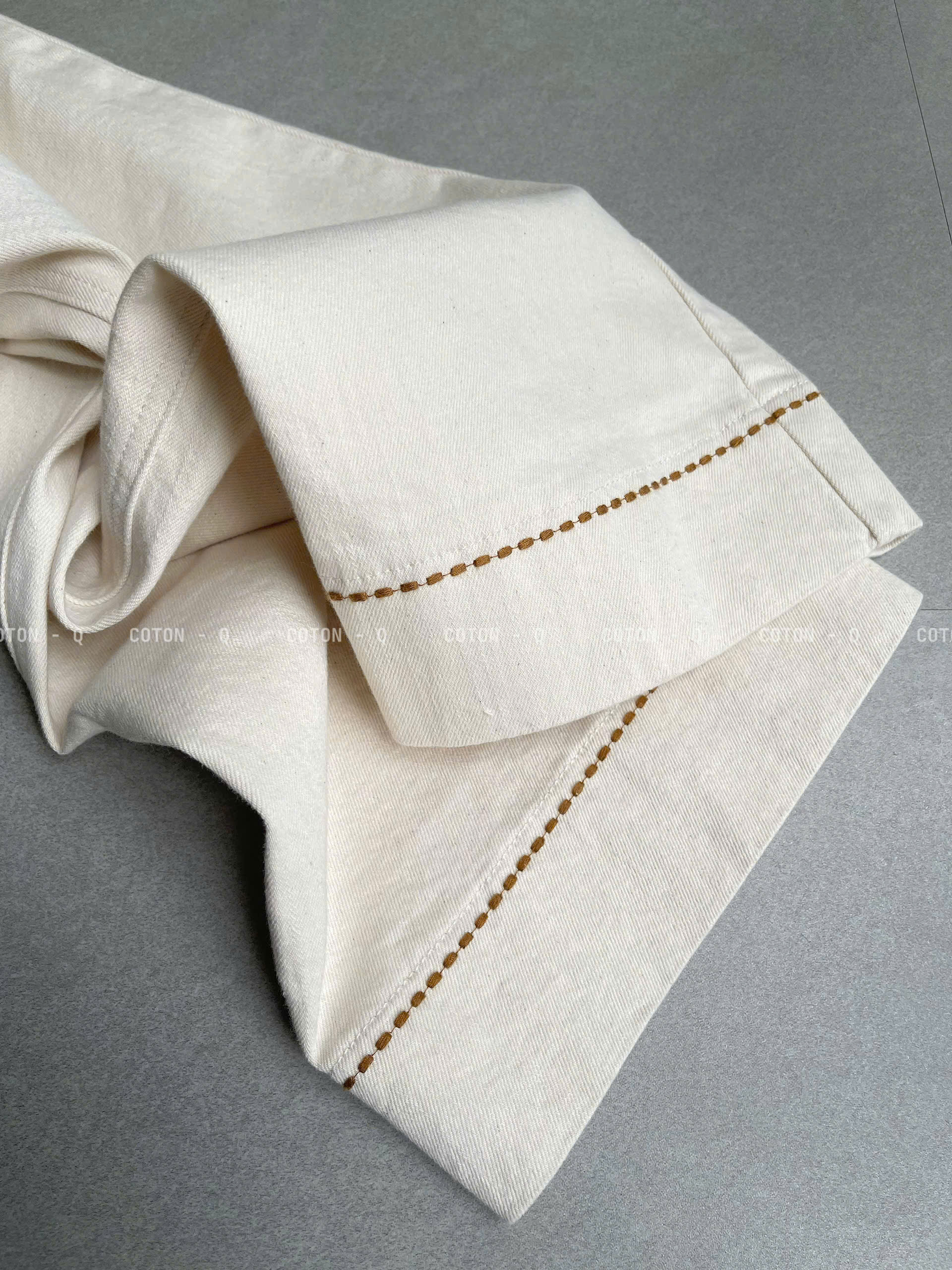 Quần suông kem phối viền gấu_thumbnail_4