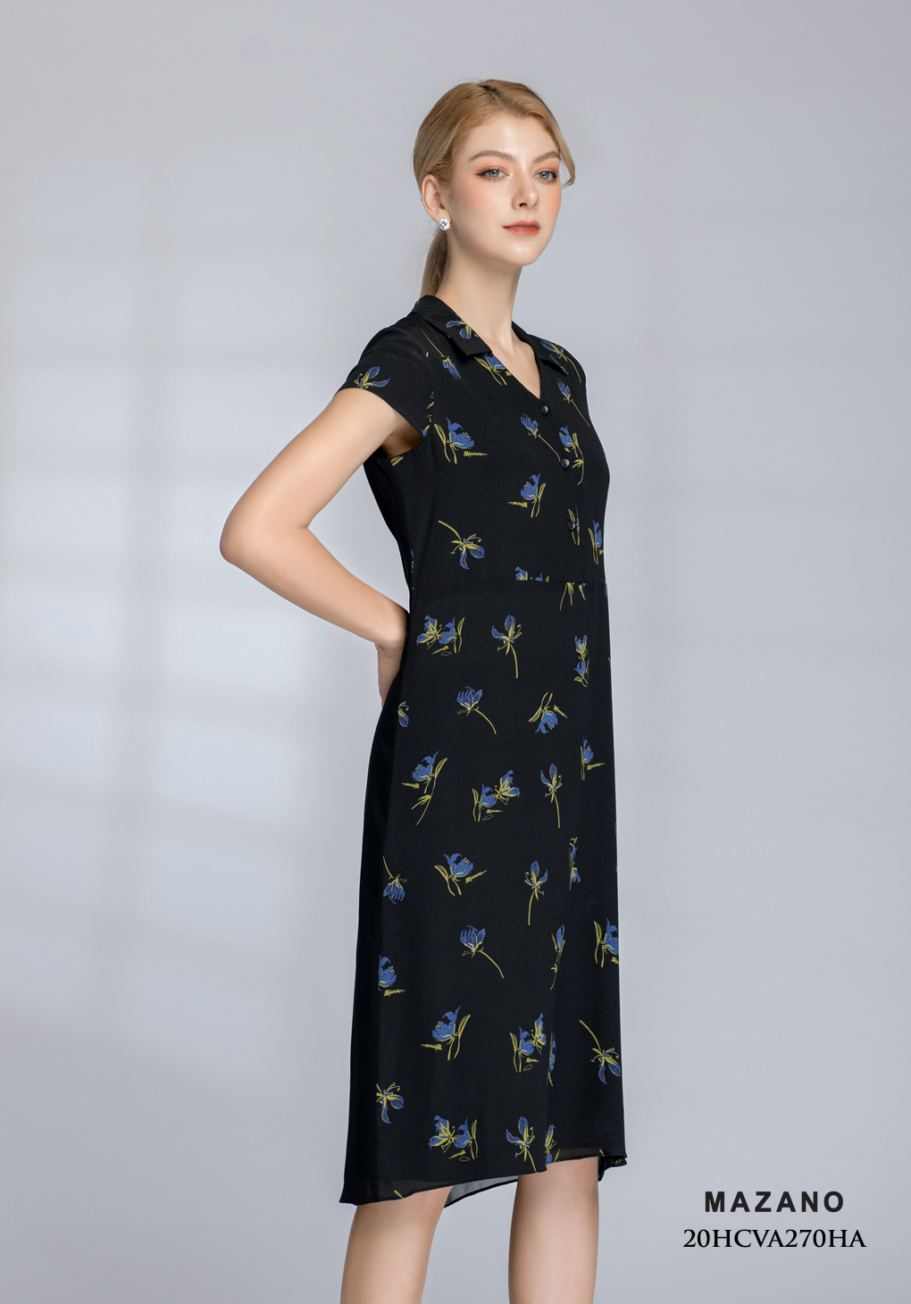 Đầm đen họa tiết hoa xanh_thumbnail_1