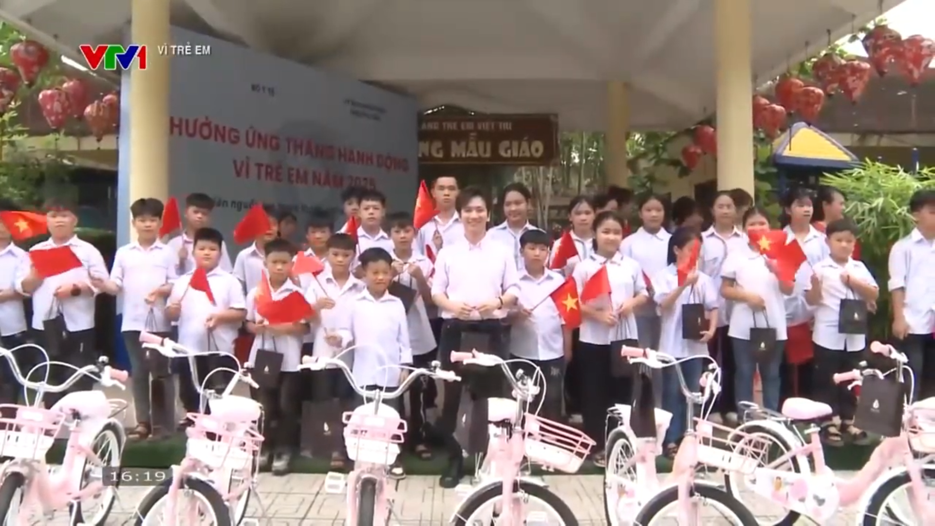 Mela đồng hành cùng Trẻ em: Trao tặng xe đạp và nhu yếu phẩm tại Làng trẻ em SOS Việt Trì - Phú Thọ