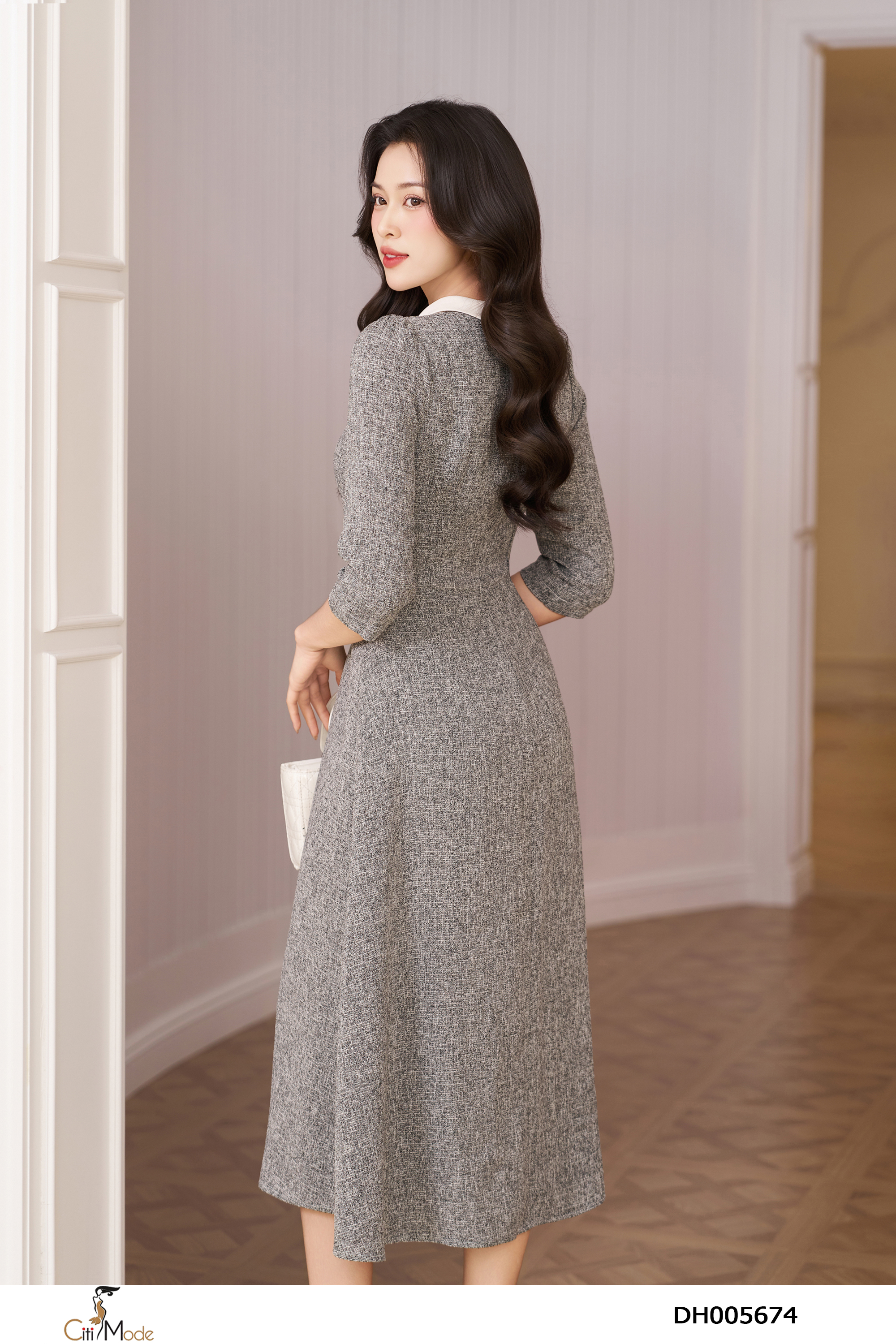 Đầm xòe ghi xám cổ sen trắng tay lỡ