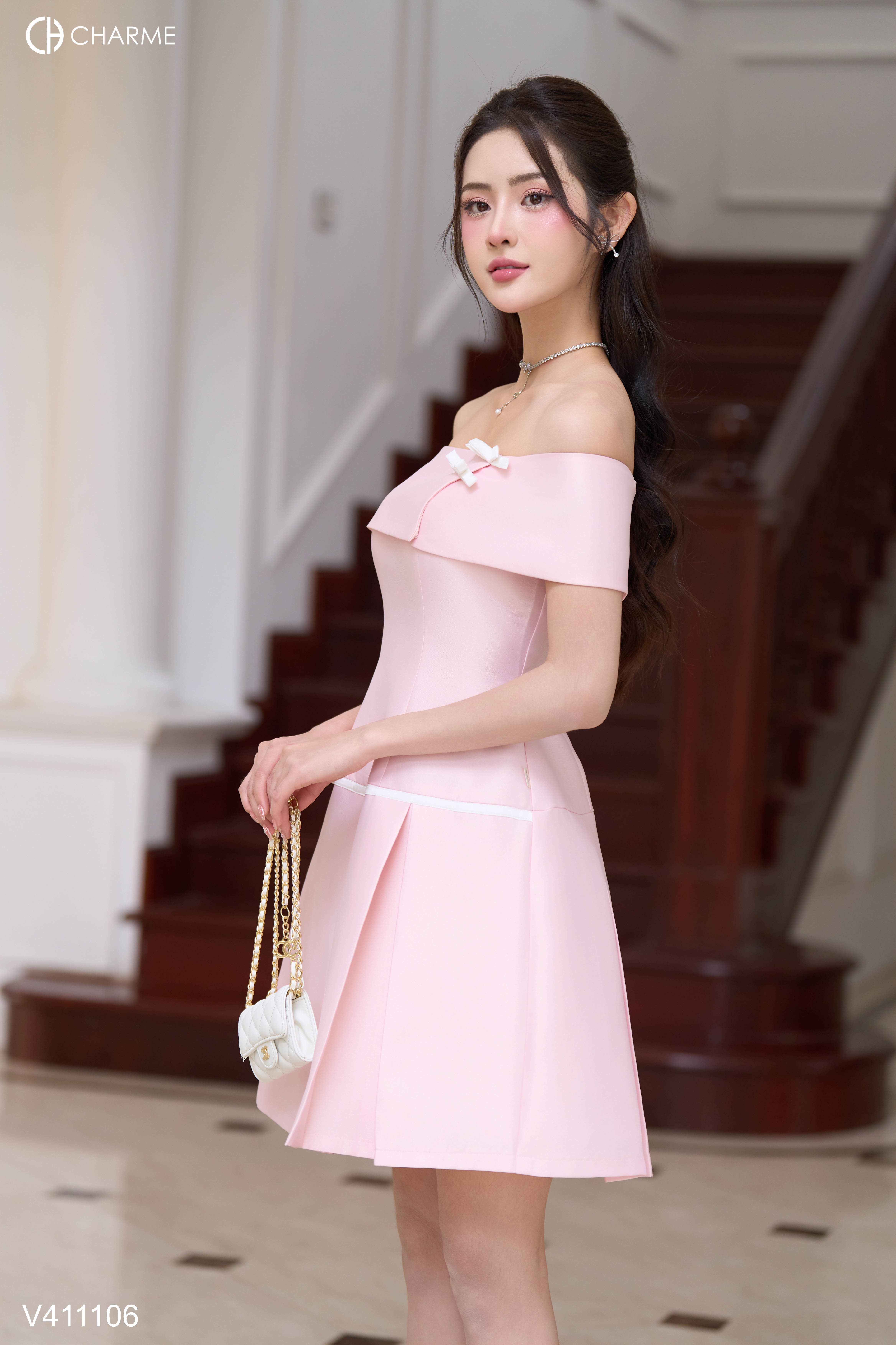 Váy trễ vai đính nơ vạt ly_thumbnail_3