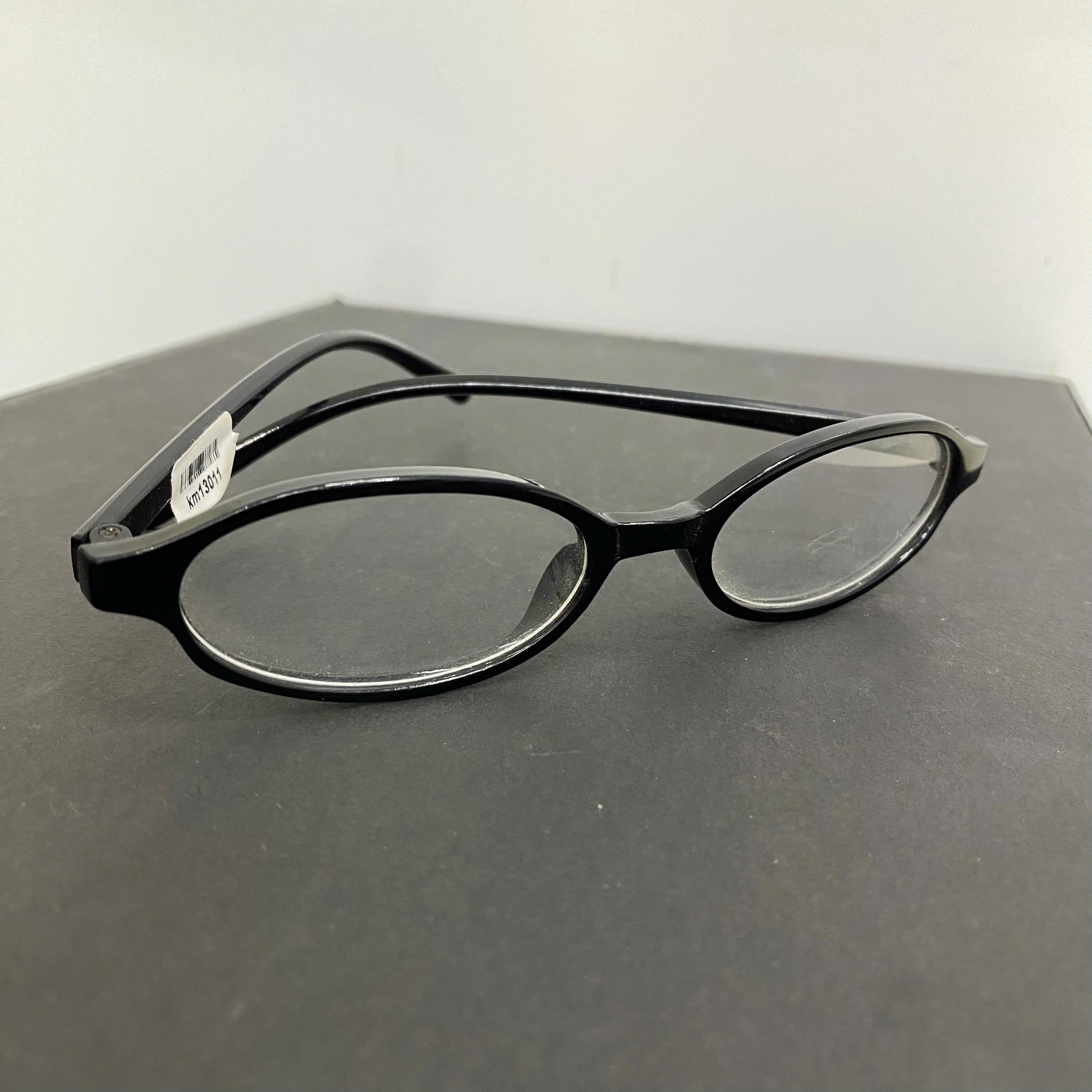 kính mắt gọng đen y2k nhựa.