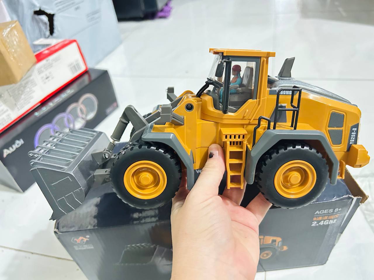 MH RC Xúc lật YIGONG_thumbnail_1