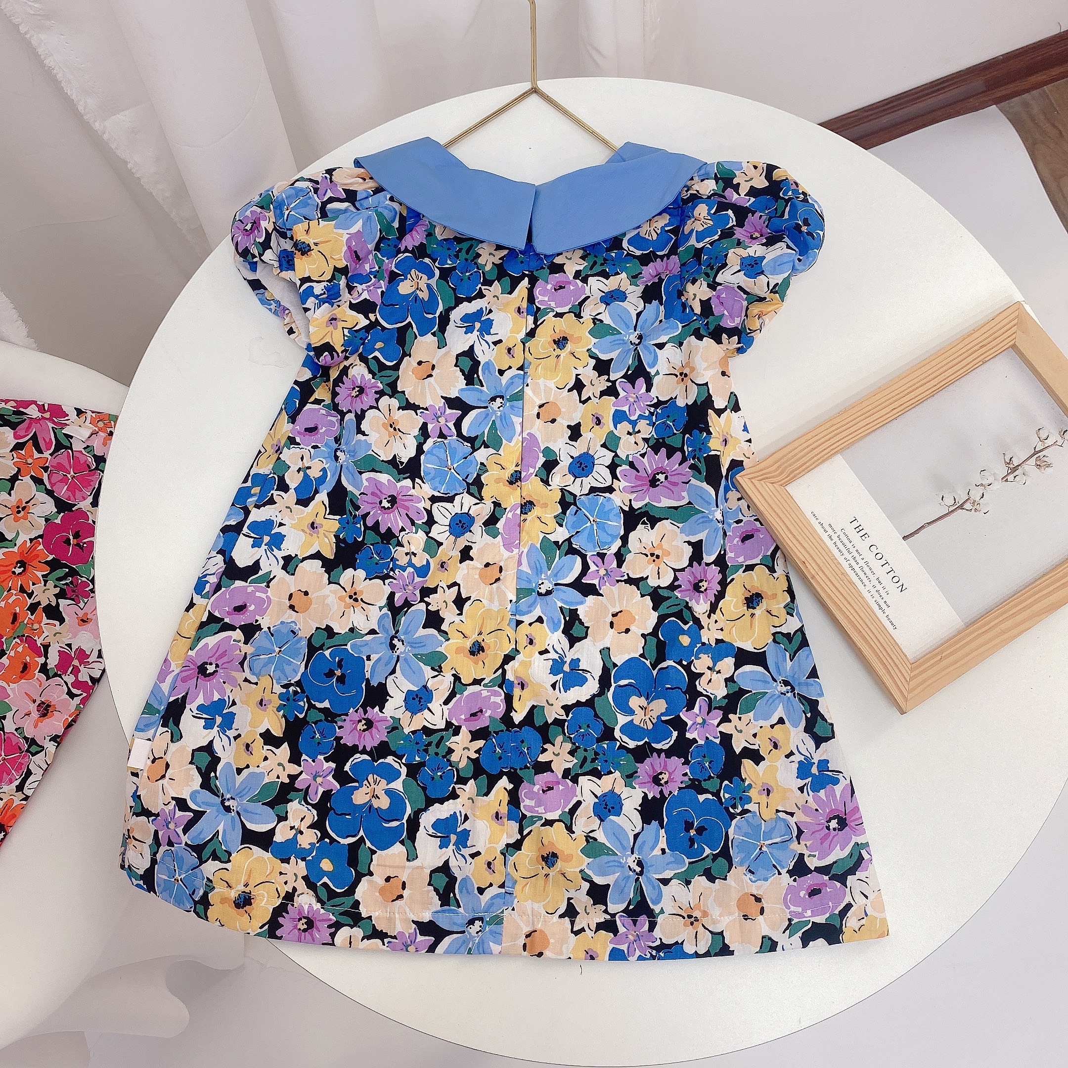 Váy hoa phối cổ ve nhọn_thumbnail_1