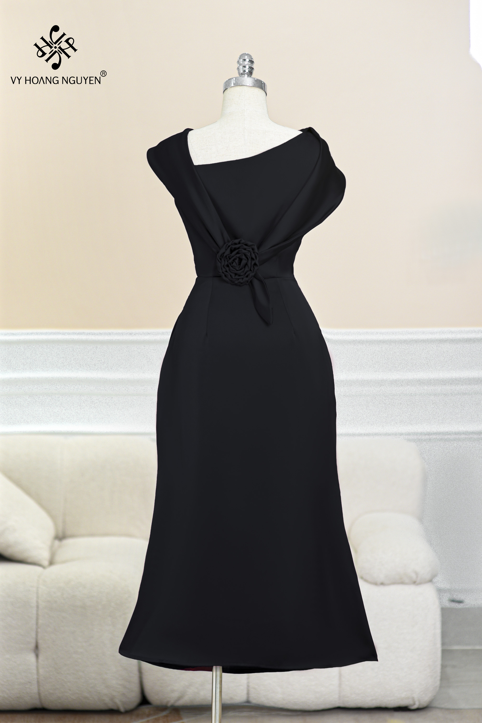 Đầm Lụa Đuôi Cá Trùm Vai Lệch_thumbnail_19