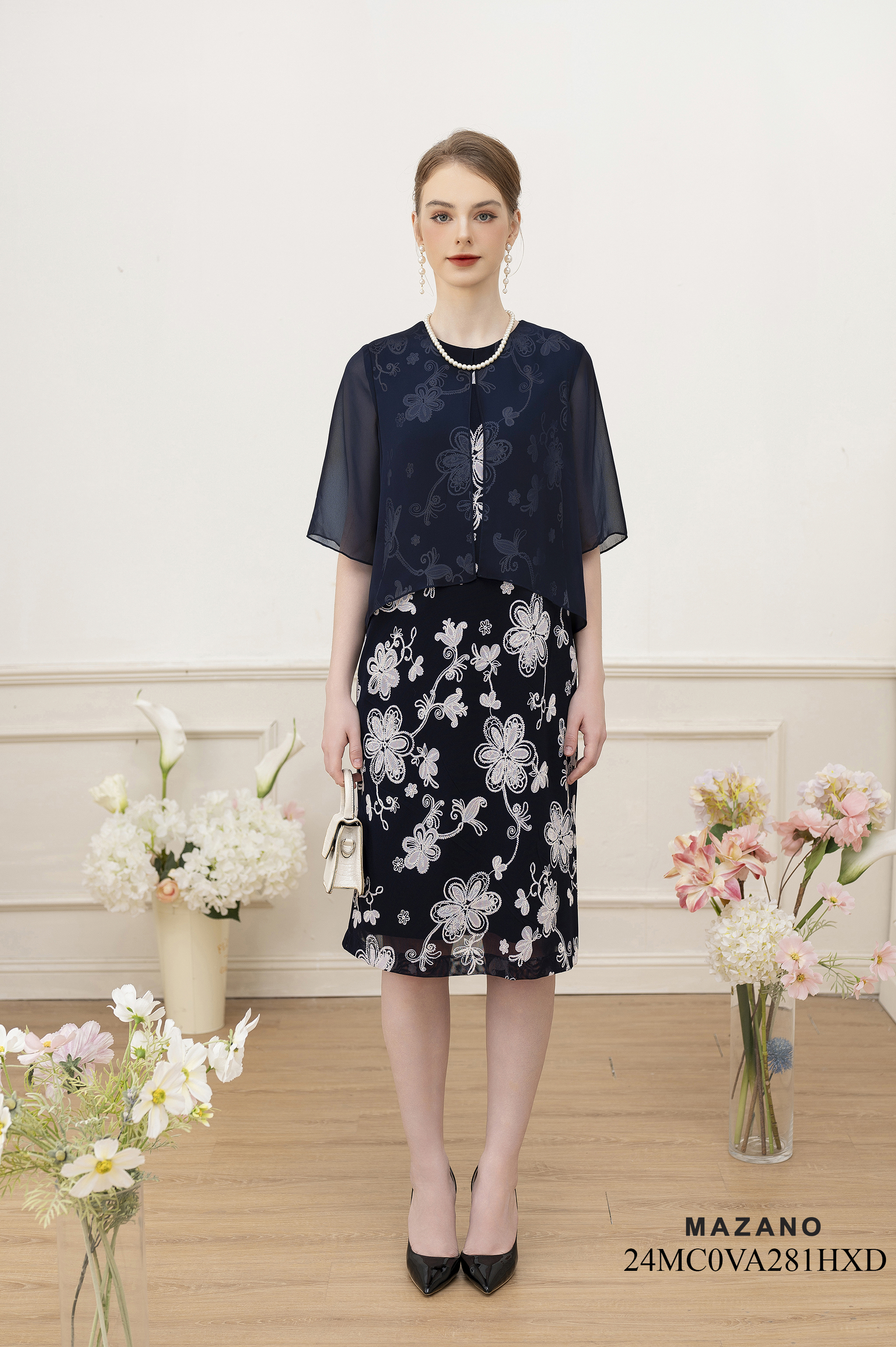 Váy Đầm suông Vải Voan tơ phủ trên vải  ren Họa tiết - Cổ tròn vừa tay lỡ Dài qua gối  VA281HXD 24MC0VA281HXD