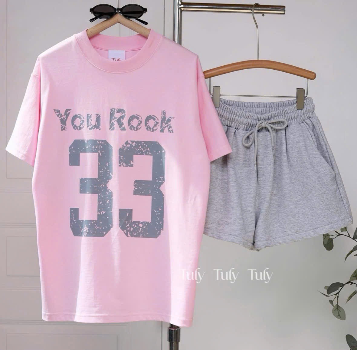 HJ049 - Set bộ áo thun hồng in chữ số 33 + quần xám