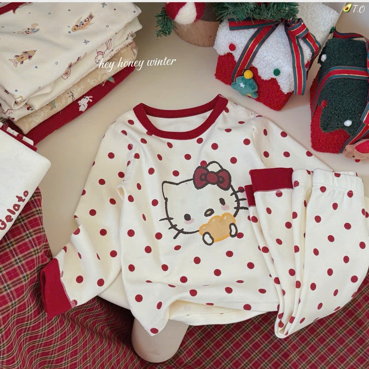 (N22) set ngủ kitty chấm bi