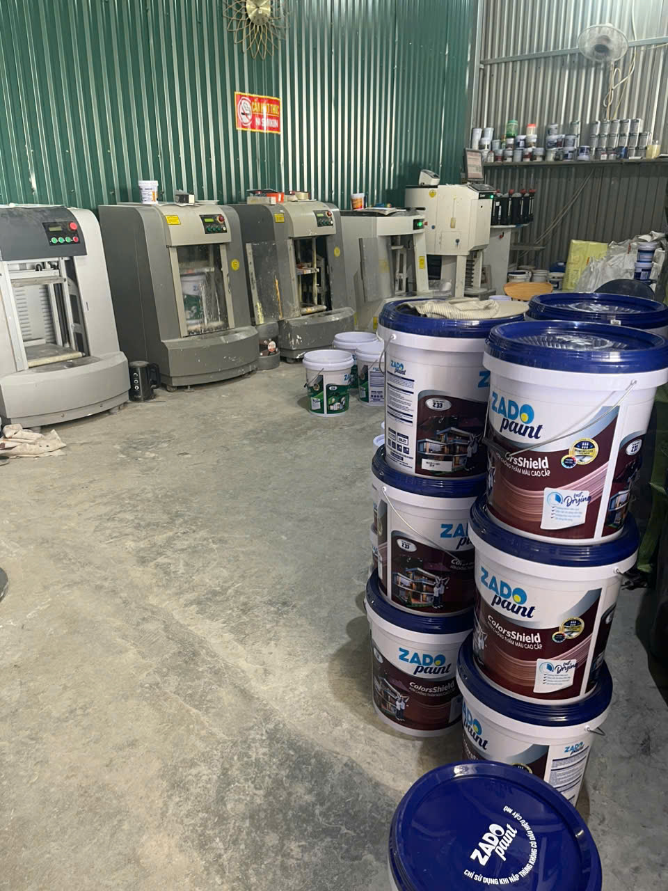 THÙNG 1L CHỐNG THẤM MÀU ACRYLIC TƯỜNG ĐỨNG Z 33_thumbnail_6