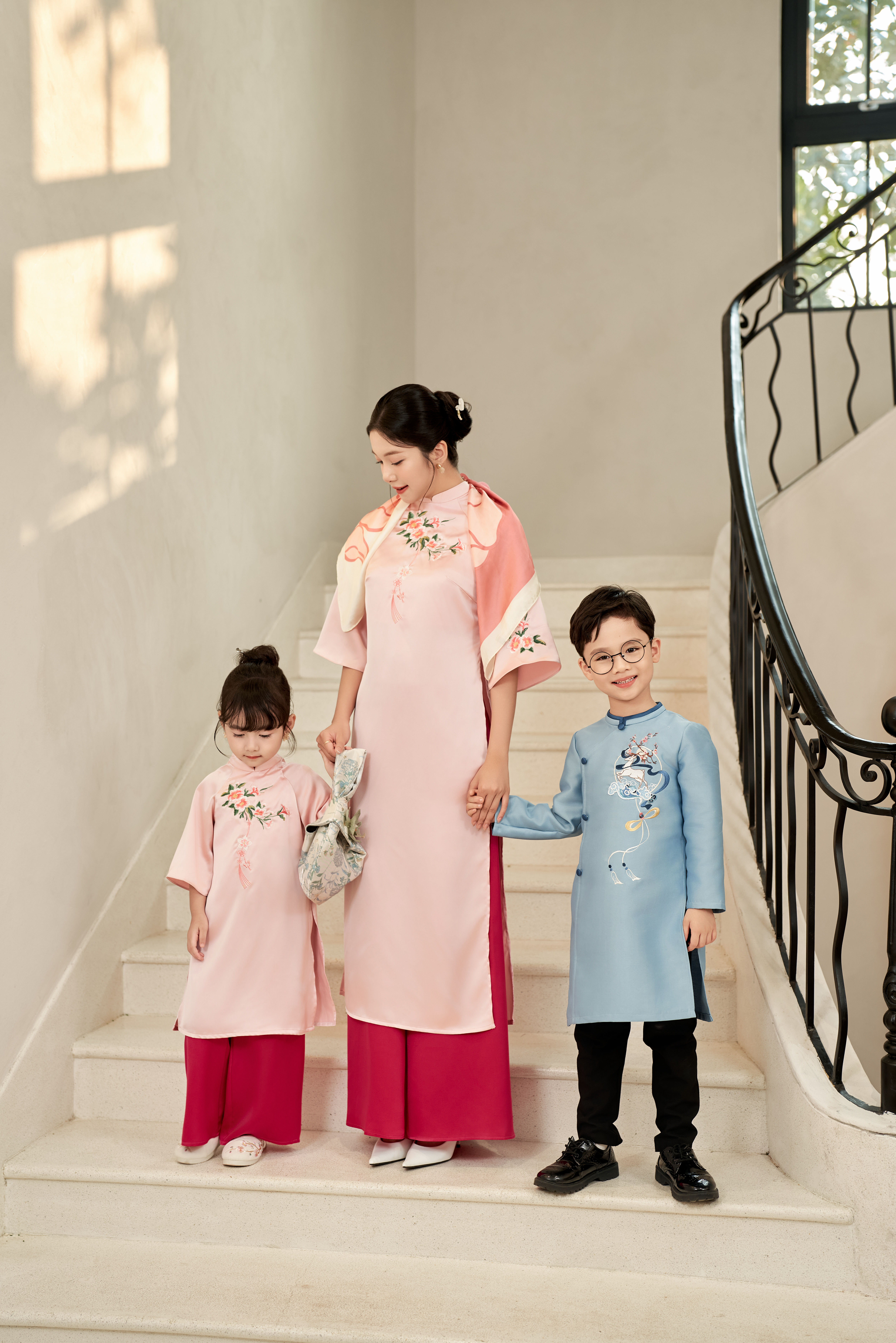 Áo dài Vân Chi mẹ_thumbnail_8