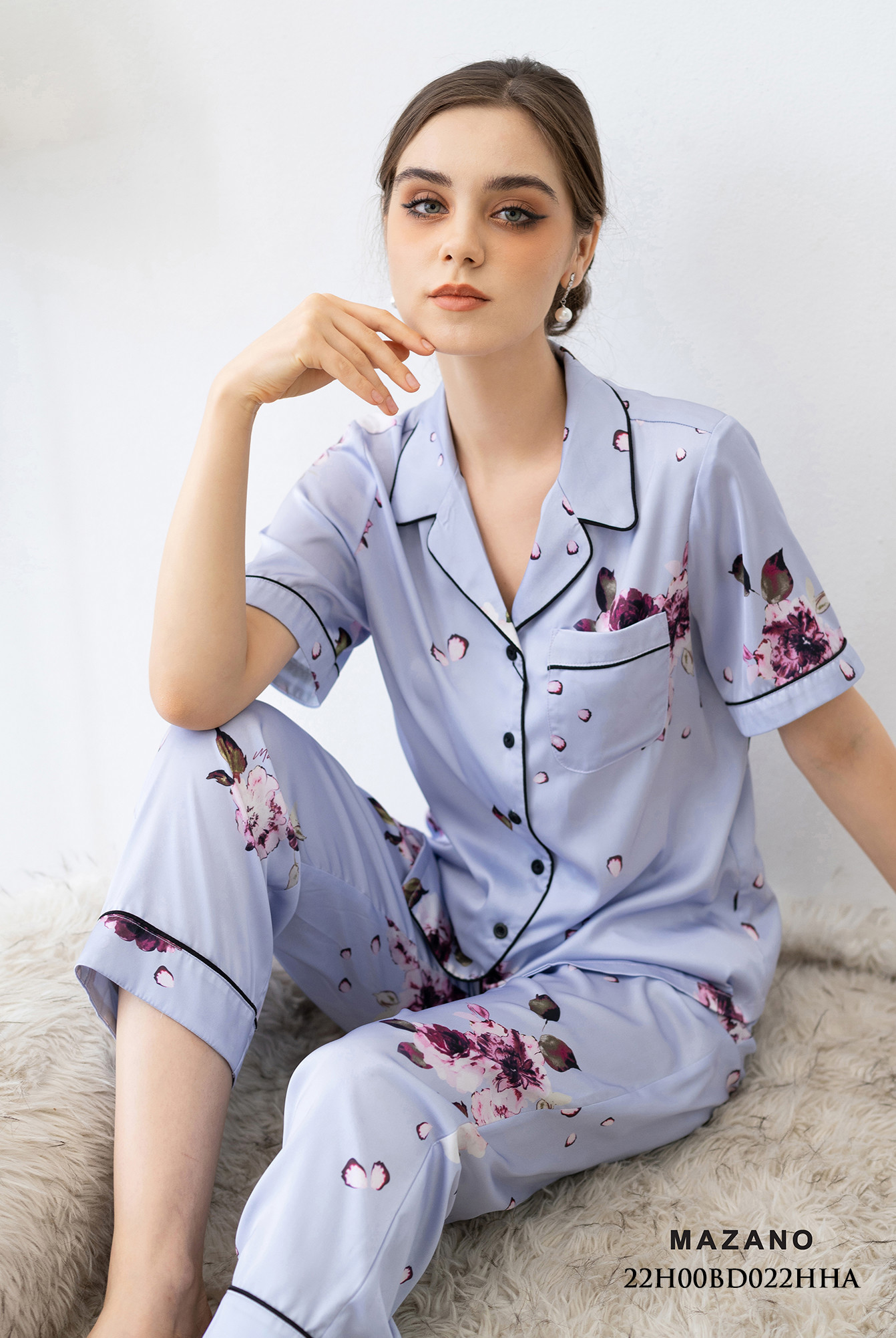 Bộ đồ họa tiết xanh tím họa tiết cộc tay 22H00BD022HA