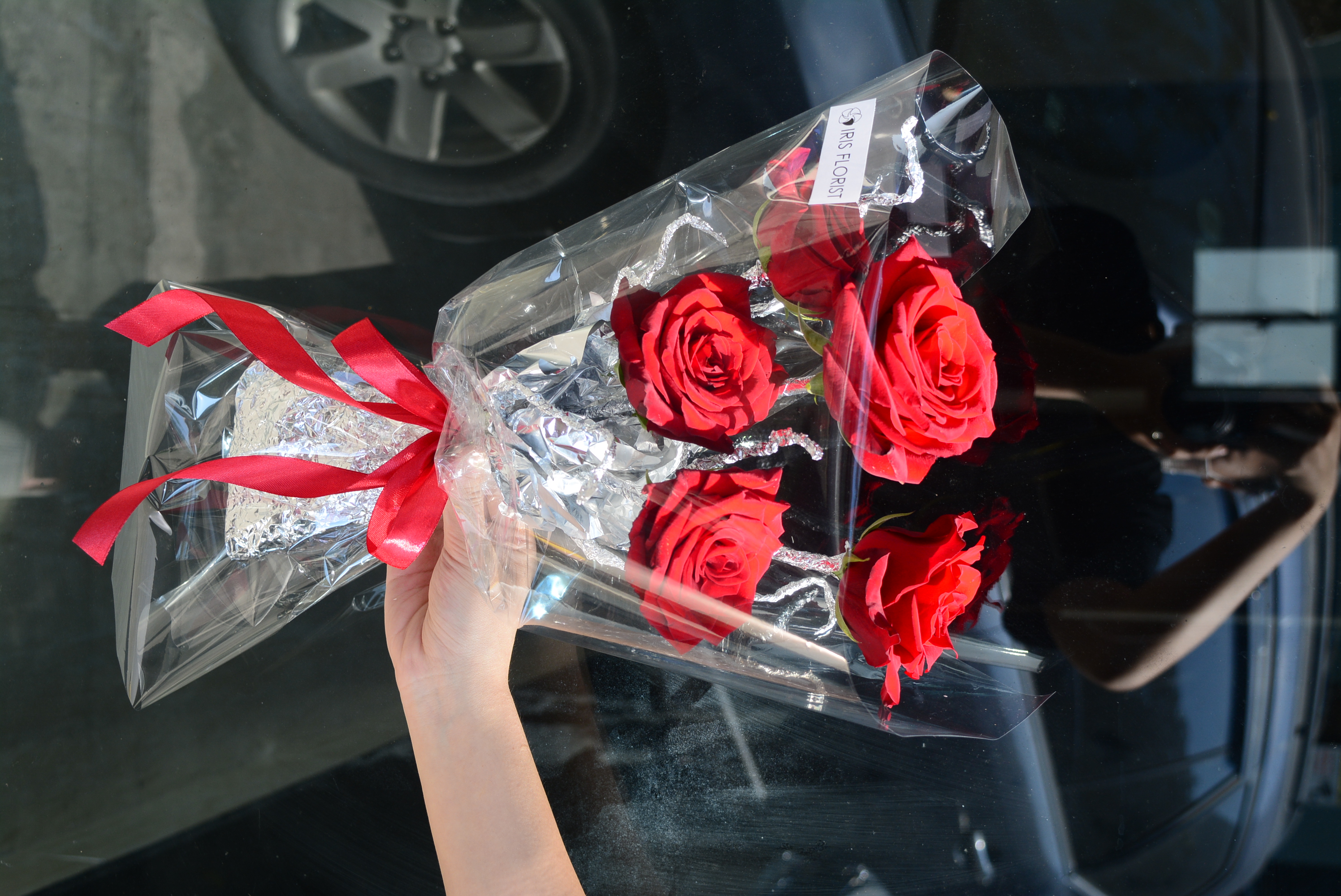 Bó hồng đỏ mix giấy bạc - Size S