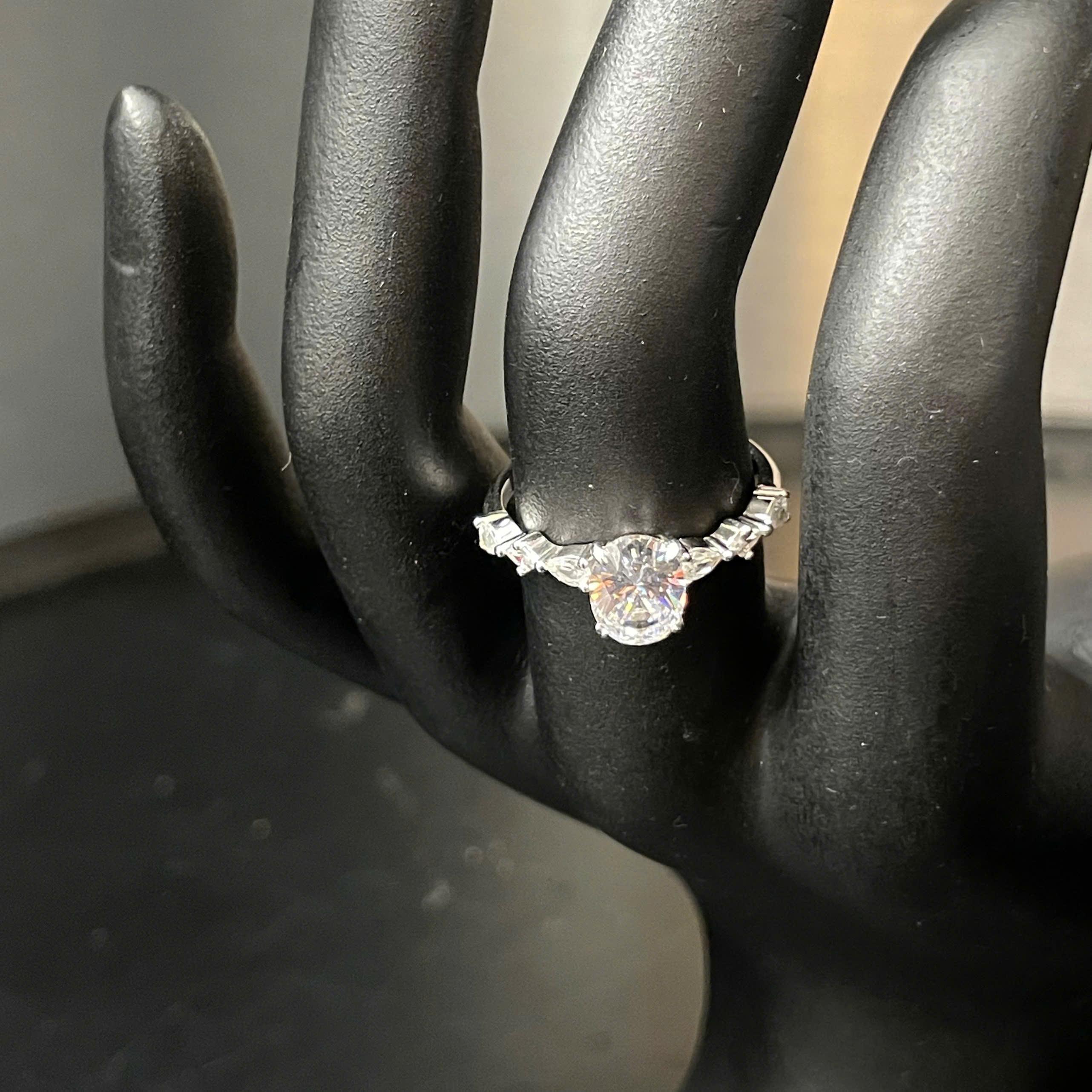 nhẫn bạc xi bạch kim kim cương bầu dục size 7_thumbnail_3