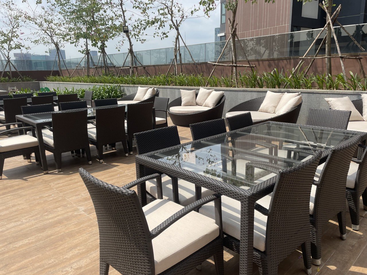 Gía siêu tốt cho căn 2 phòng ngủ 94m2 full nội thất tại The River_thumbnail_1