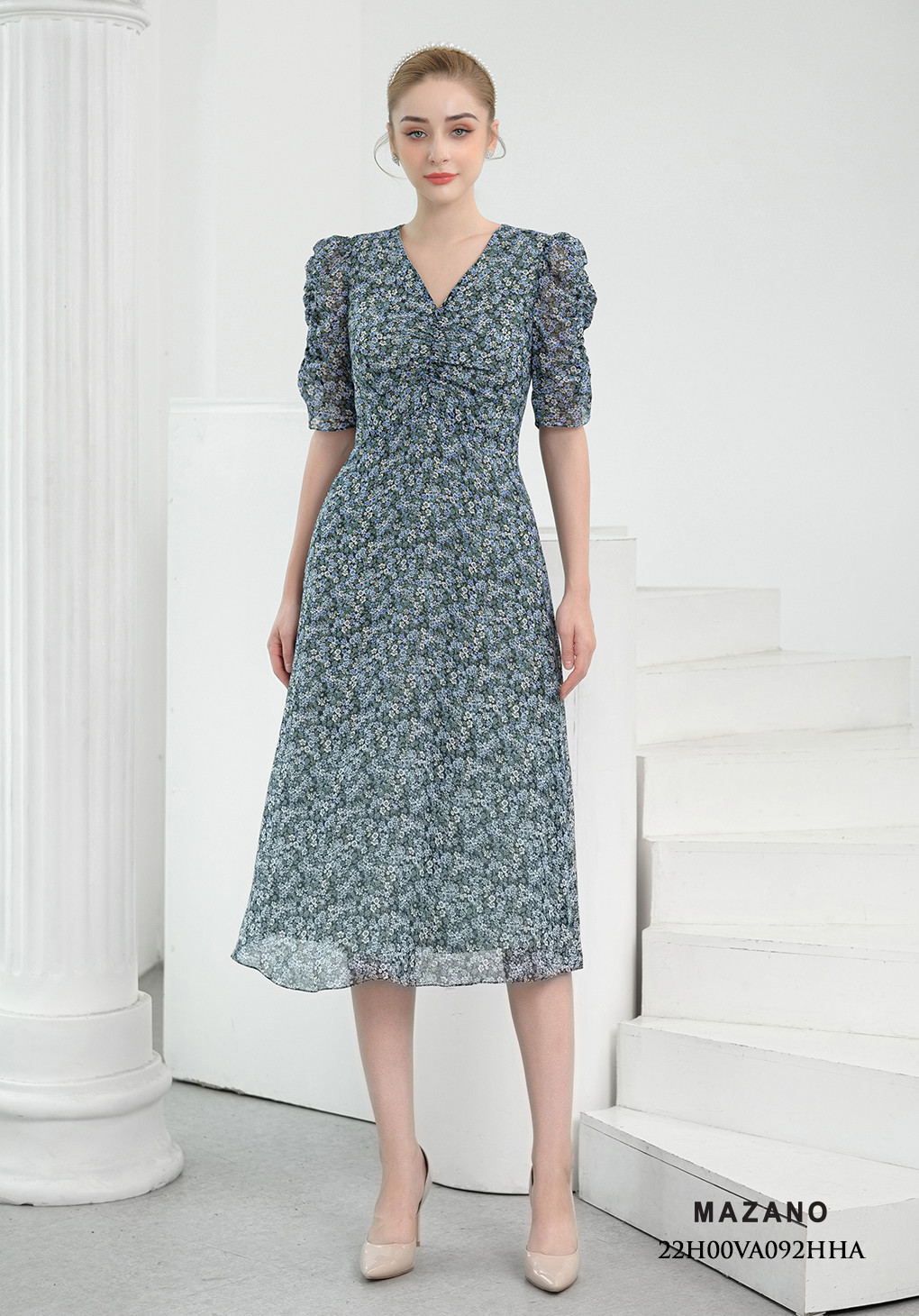 Đầm xanh họa tiết tay bồng eo cao chân rủ