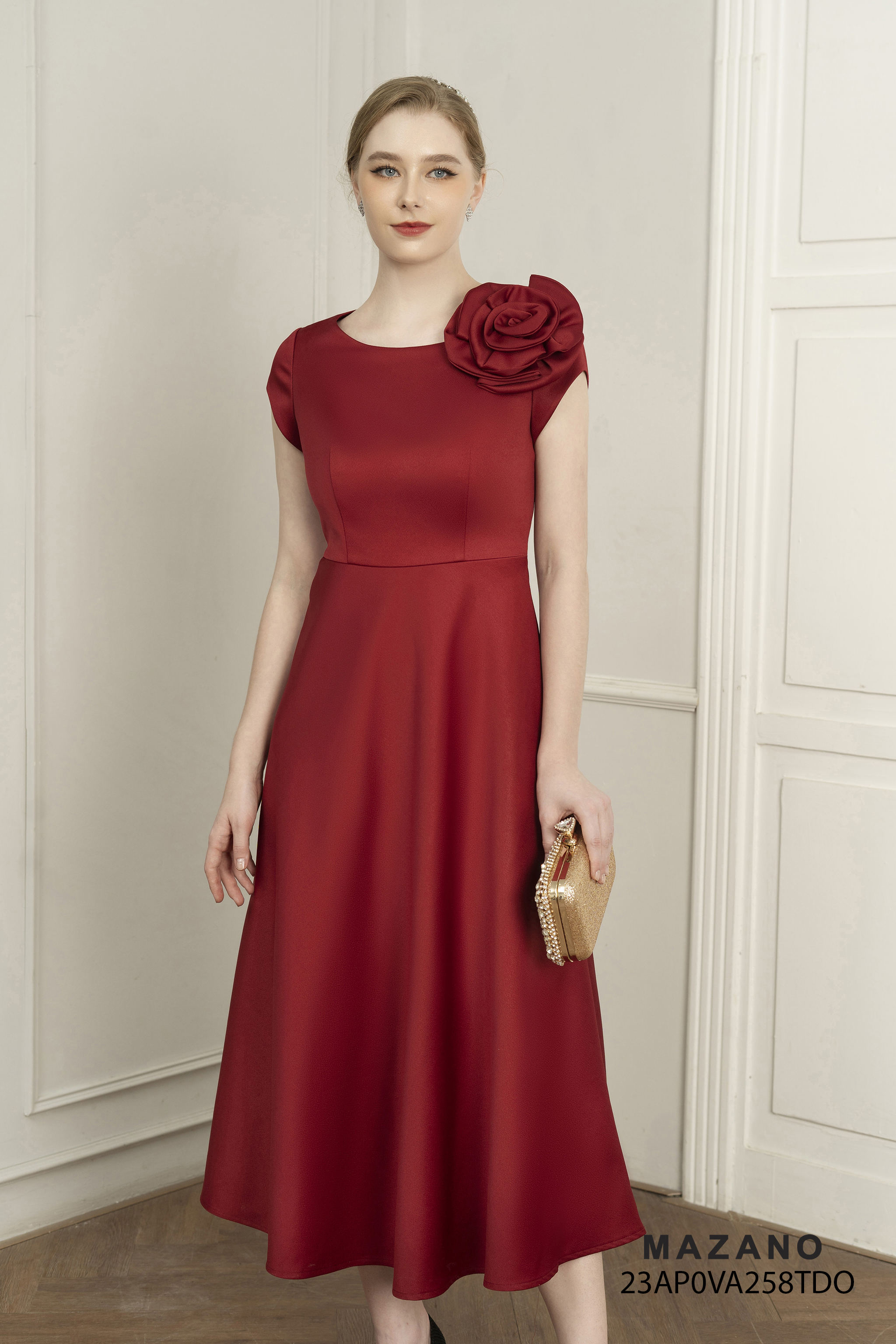 Đầm thân ôm chân rủ, đính hoa cuốn_thumbnail_4