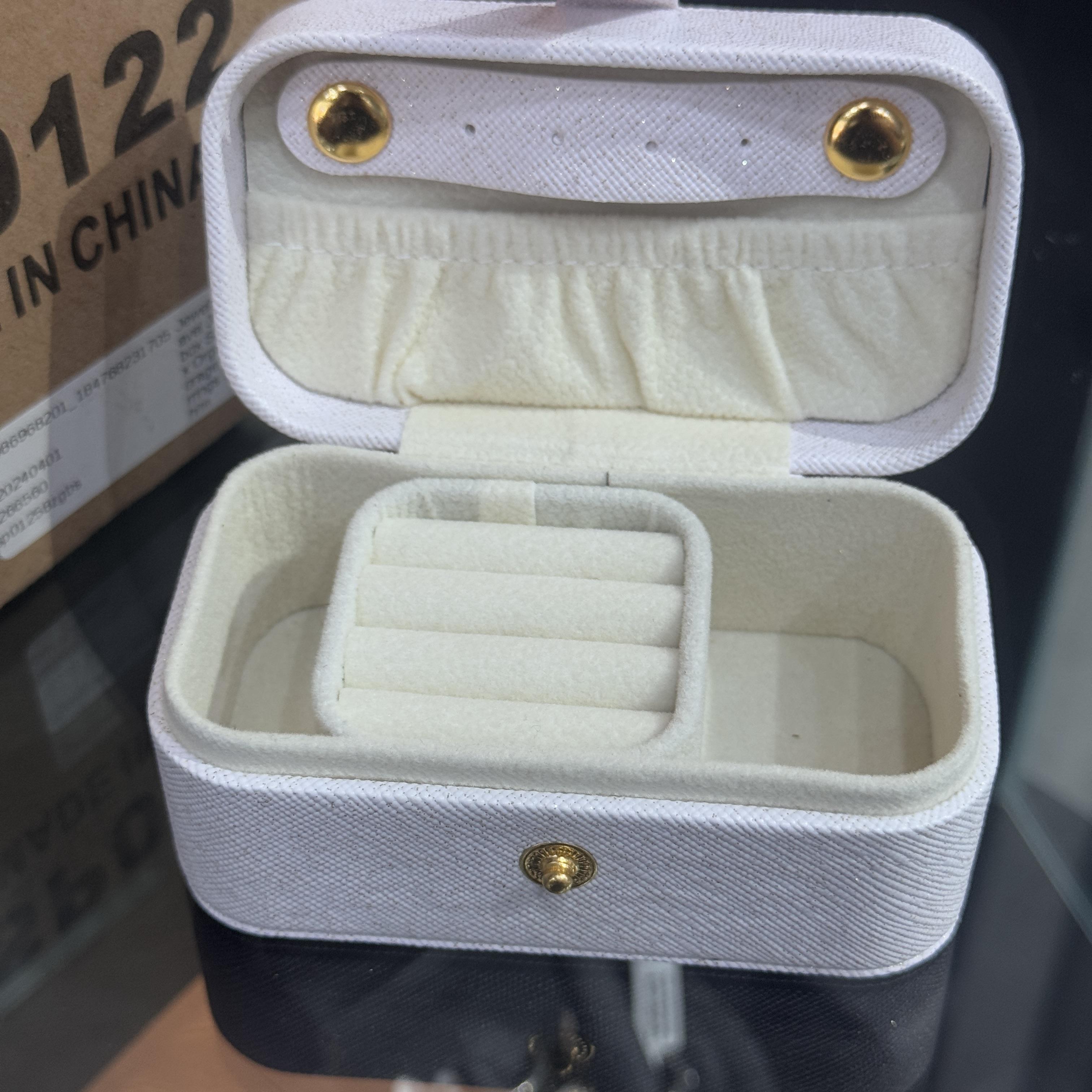 hộp đựng xịn da trắng kim tuyến._thumbnail_2