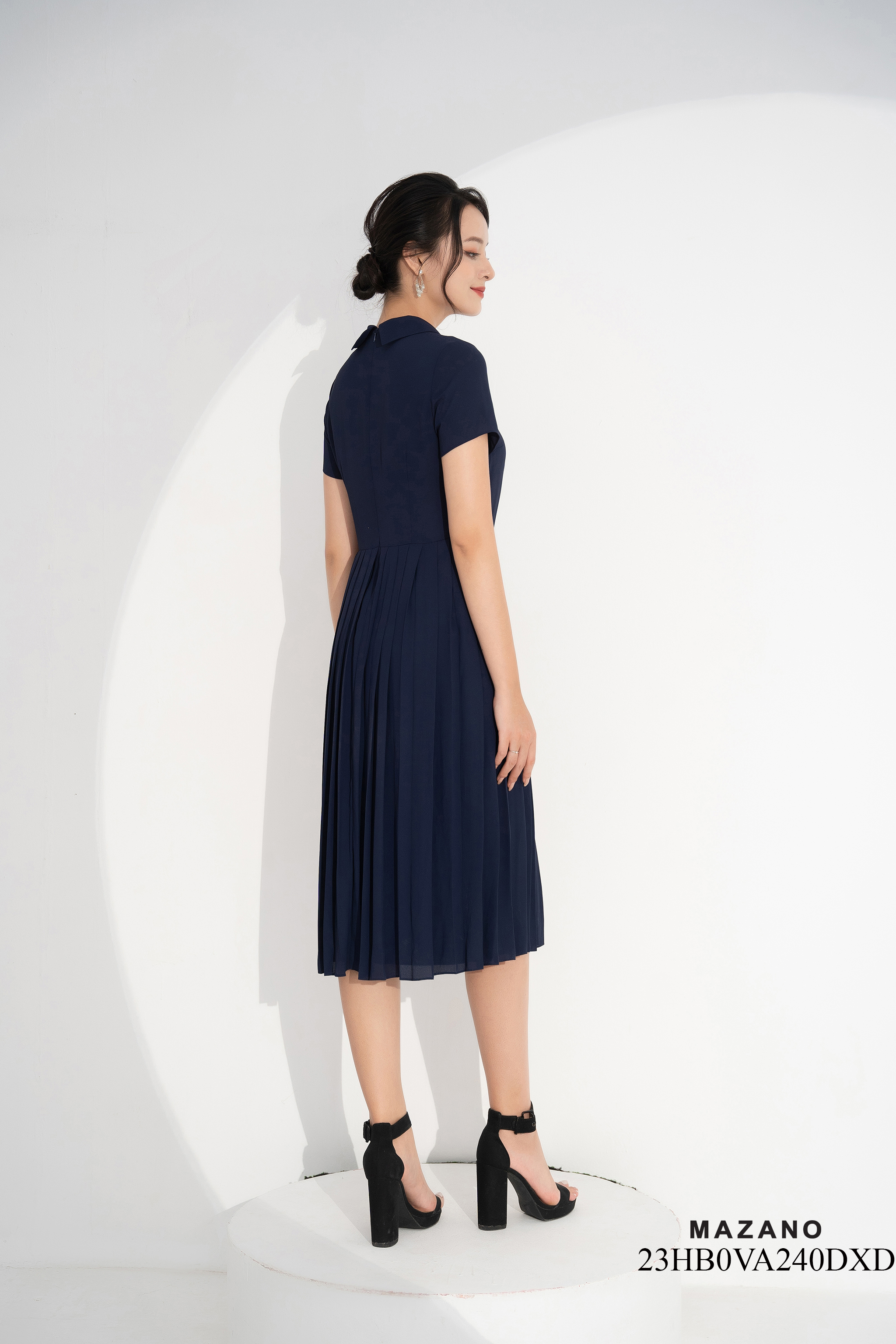 Đầm xanh suông chân dập ly_thumbnail_4