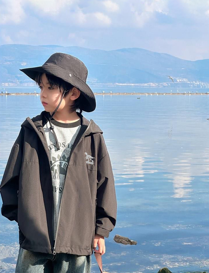 Áo gió thêu khủng long AK24002