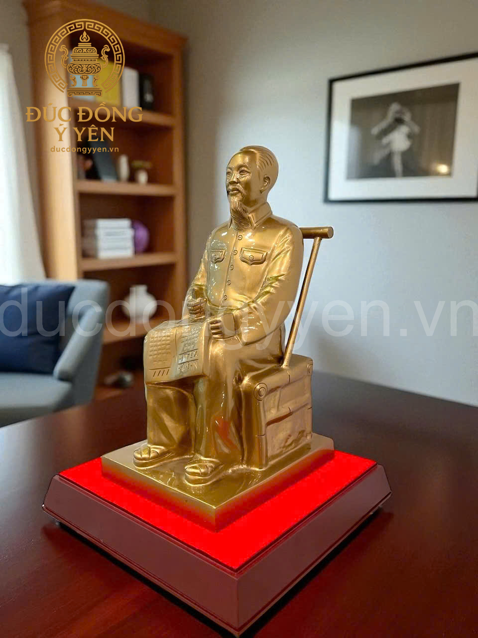 Tượng Bác Hồ ngồi ghế mây đúc đồng đỏ  _thumbnail_2