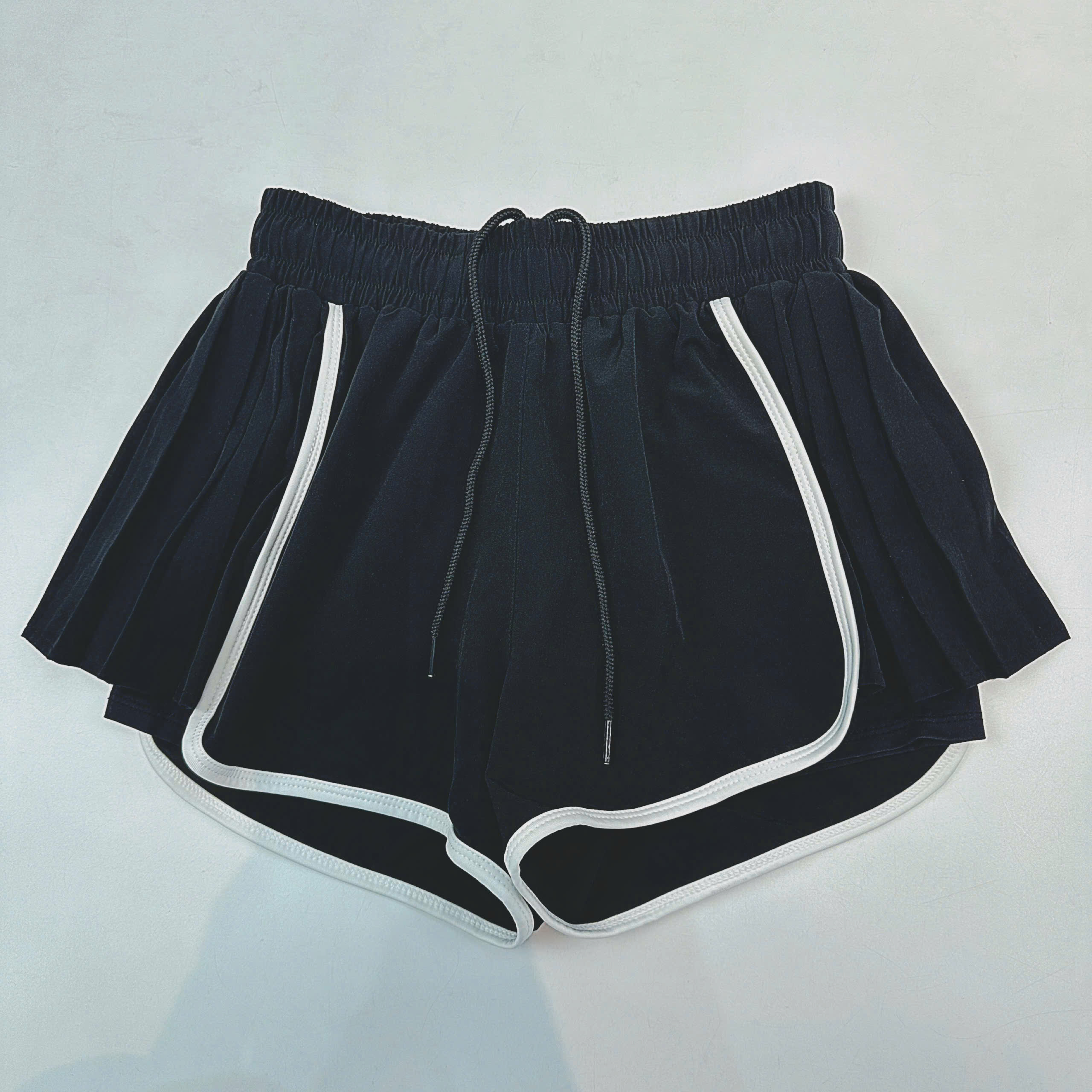 Quần Đùi Thể Thao Nữ Boxer 2 Lớp Xếp Li 2 Bên Phối Viền