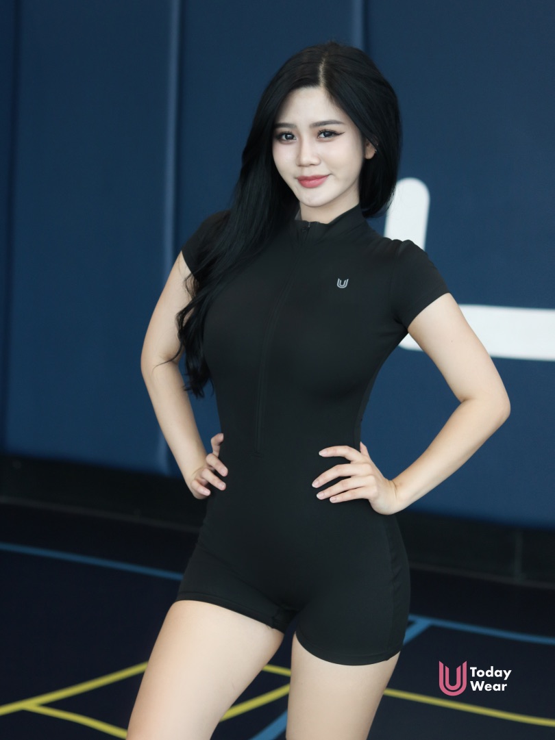 Bộ tập gym nữ Jumpsuit Basic Zip Up_thumbnail_0
