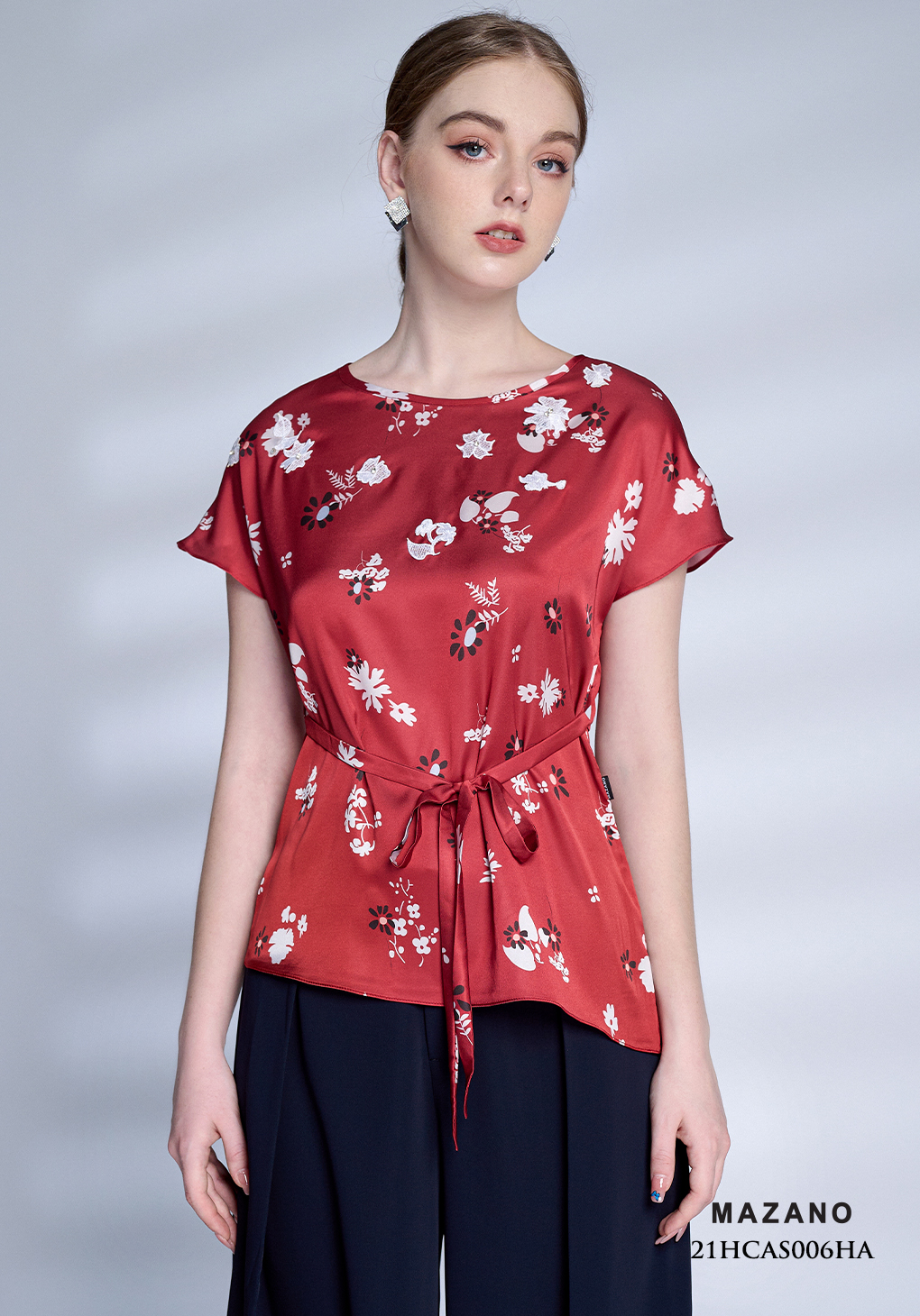 Áo top lụa nền đỏ họa tiết hoa_thumbnail_2