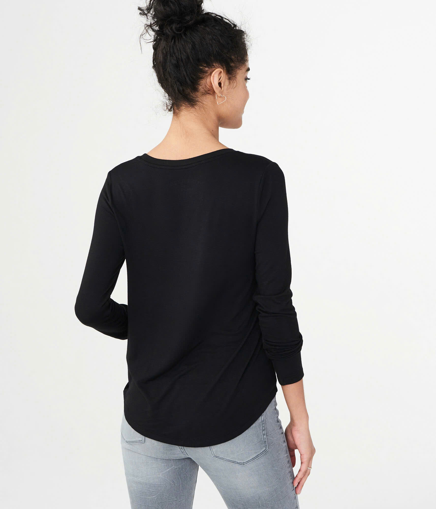 Áo tay dài cổ tim 