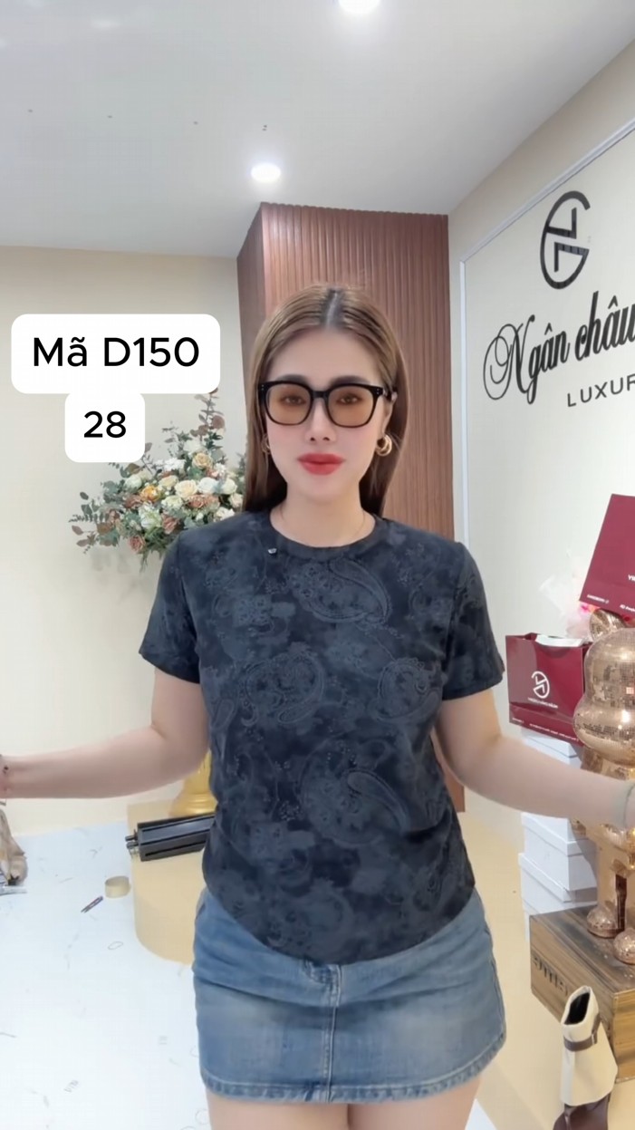 D150 Áo thun hoa văn 2 màu