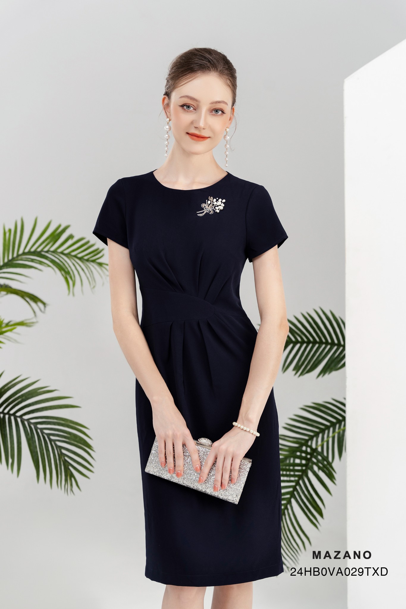 Đầm ôm vừa xếp ly eo đính trang trí_thumbnail_2