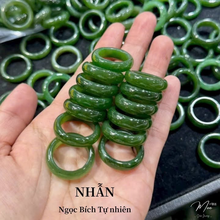 N176 - Nhẫn phong thủy ngọc bích