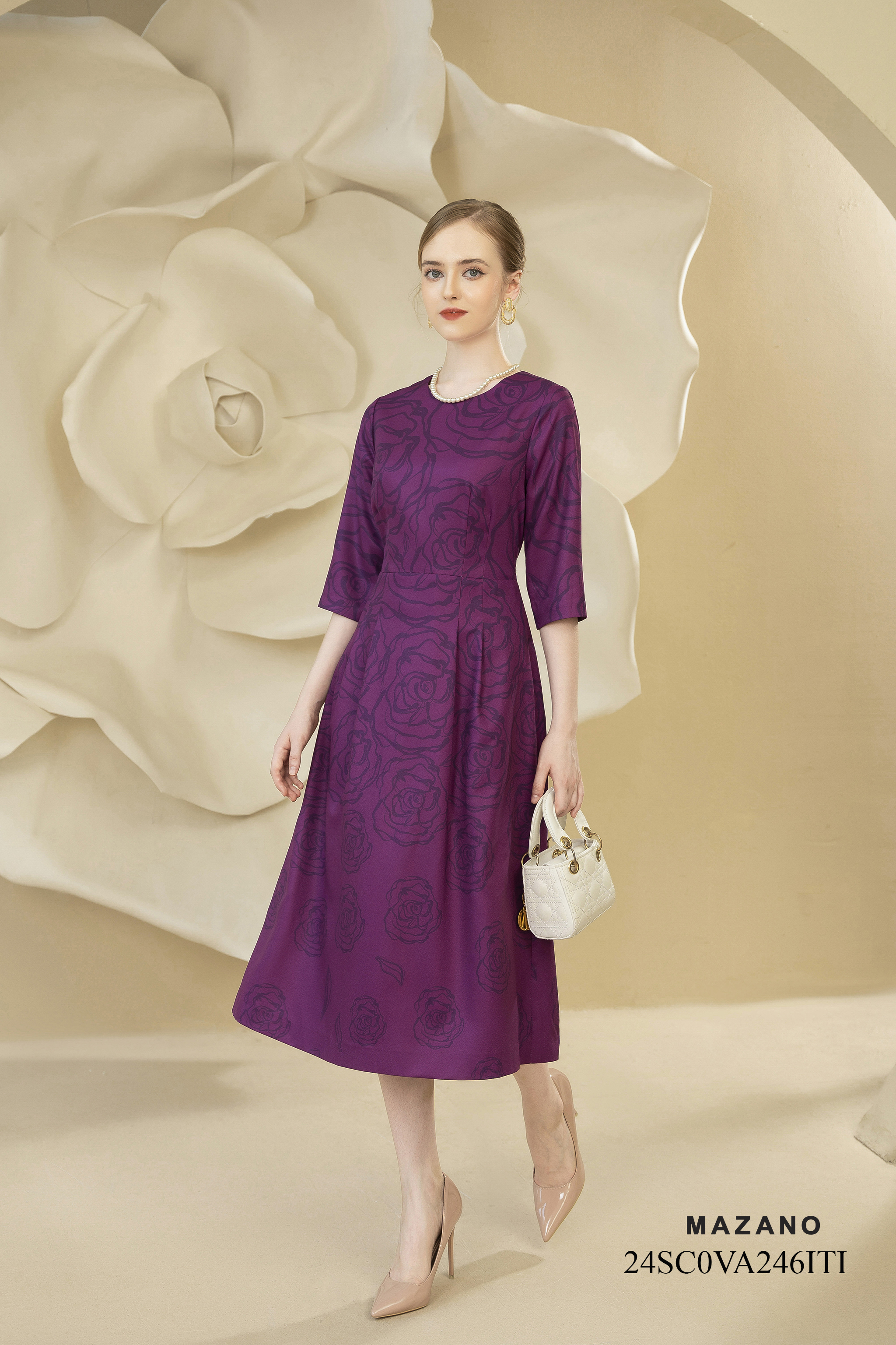 Váy Đầm Ôm Vải lụa dày Hoạ tiết hoa hồng cách điệu Cổ tròn Tay lỡ Dài qua bắp chân