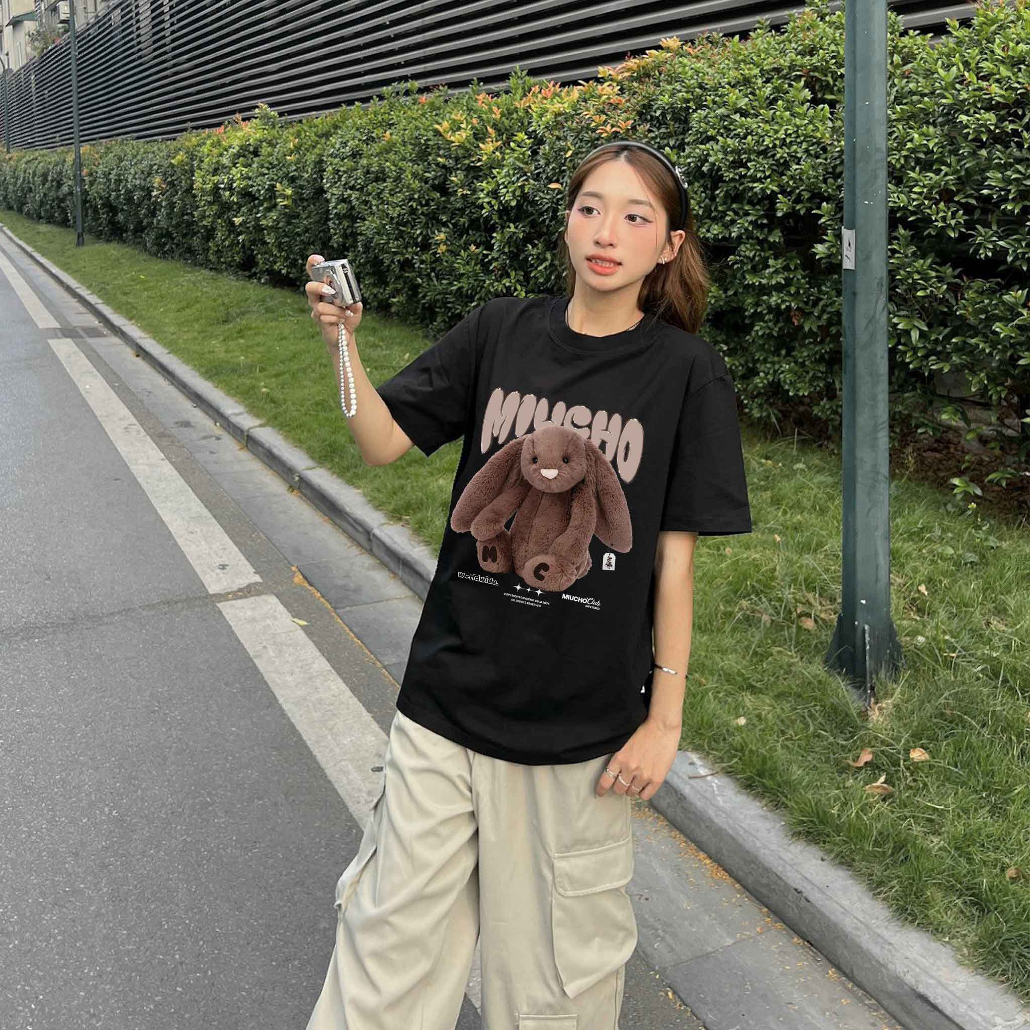 Áo thun thỏ Bunny form rộng local brand ATD1253 Miucho tay ngắn cổ tròn in mix_thumbnail_2