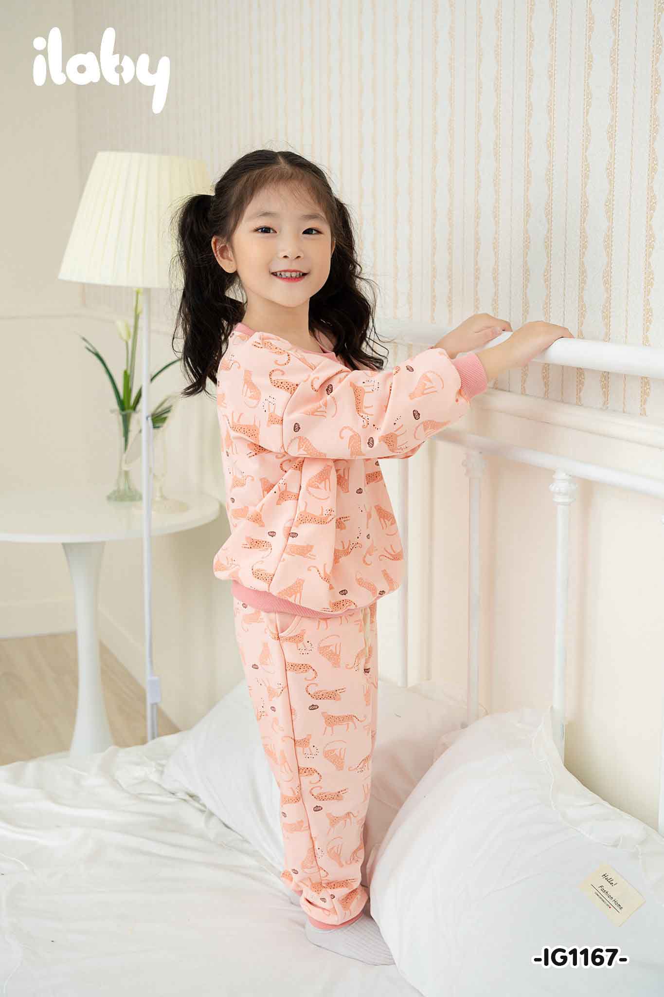 Bộ nỉ bé gái in tràn hoạ tiết Ilaby_thumbnail_2