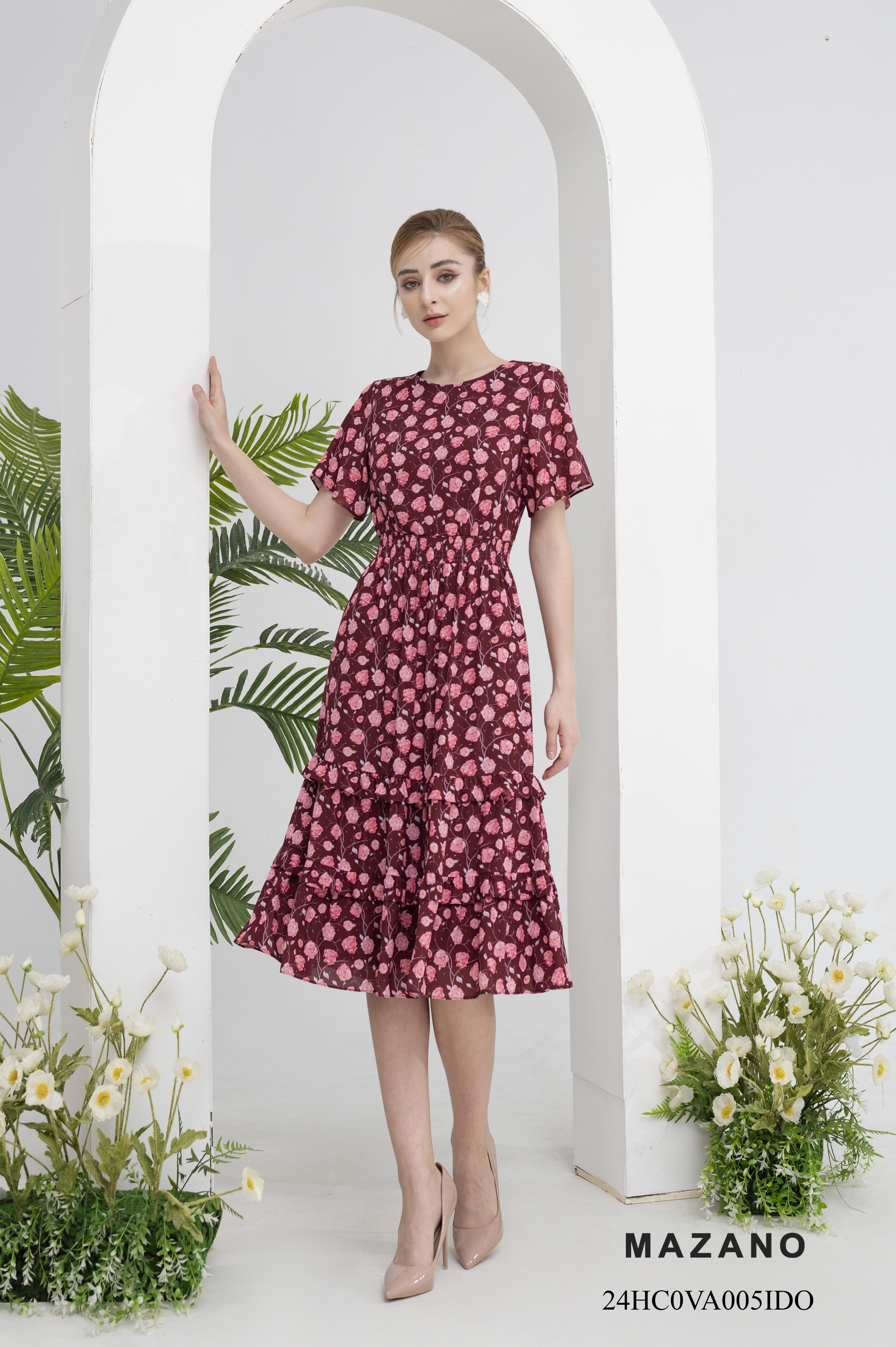 Đầm đỏ chun eo chân nhún bèo họa tiết hoa màu hồng