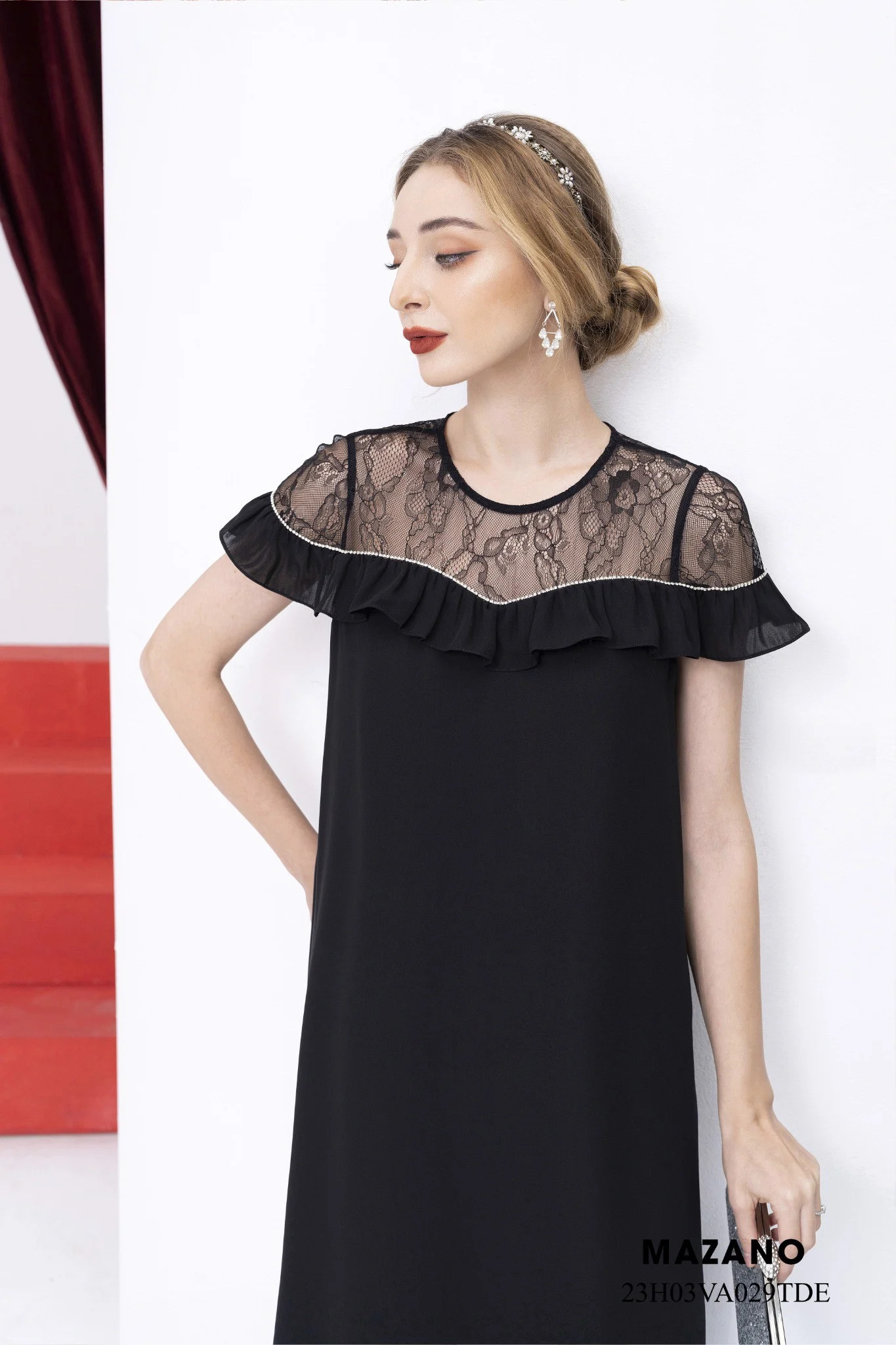 Đầm đen suông A bèo cổ phối ren đính đá_thumbnail_3