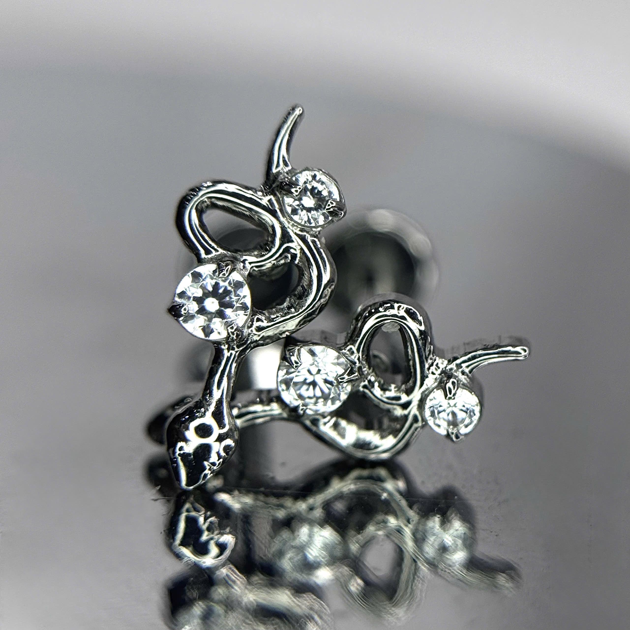 Khuyên kiểu titan rắn trơn đính 2 đá nhỏ_thumbnail_2