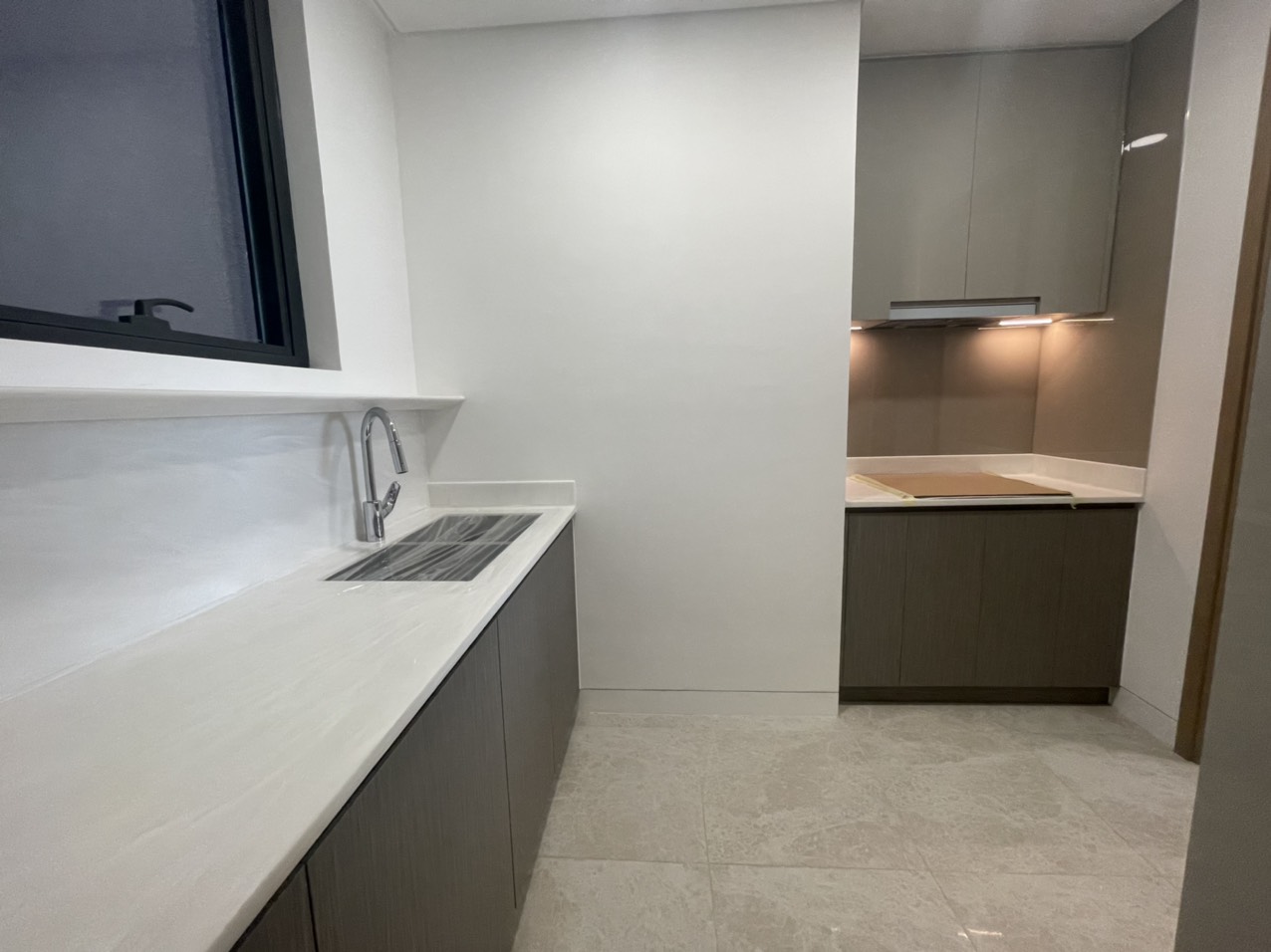 Bán siêu phẩm 4PN 202m2 tầng cao, view trực diện sông_thumbnail_2