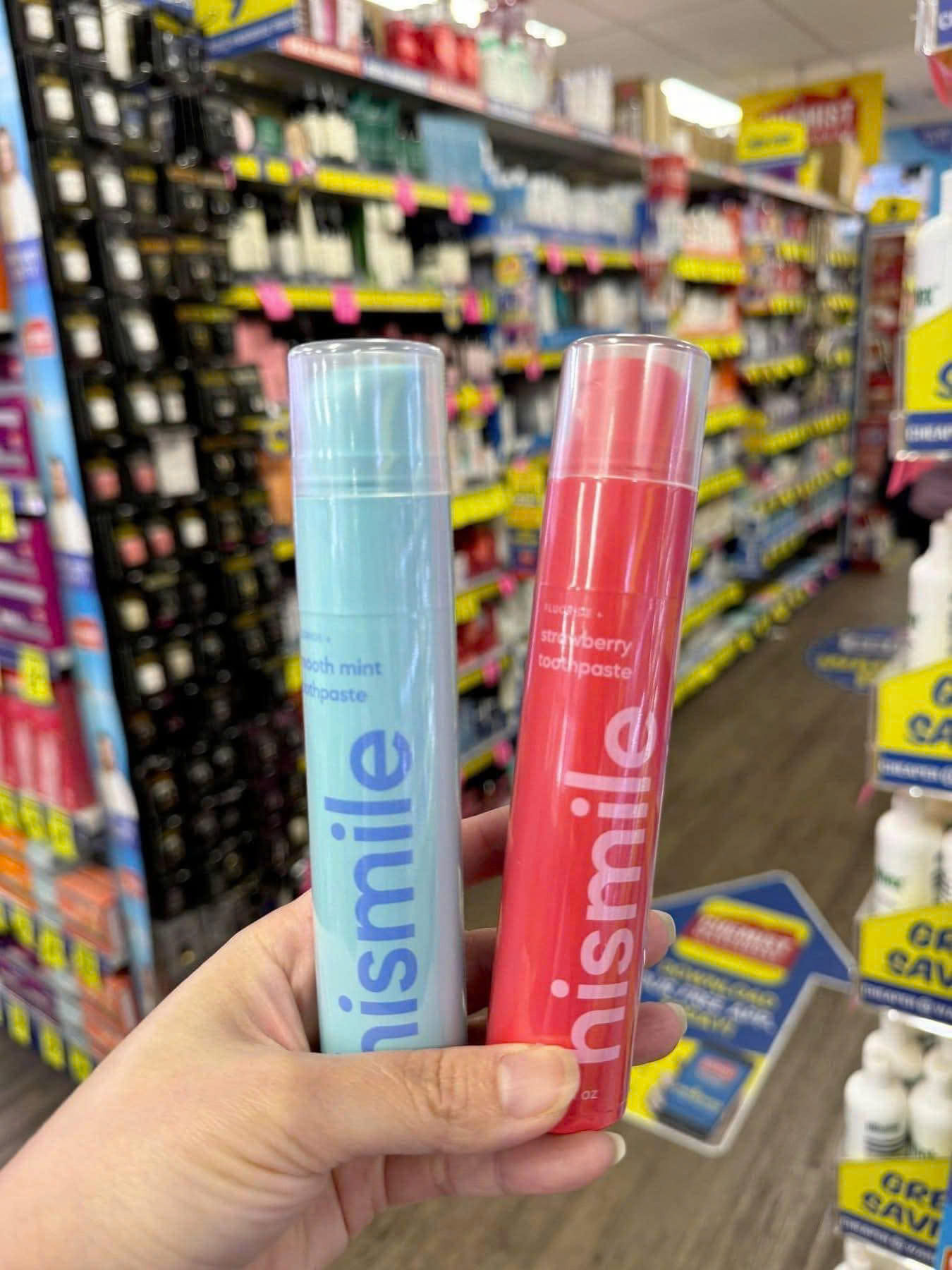 Q316 -  KEM ĐÁNH RĂNG HISMILE RED VELVET