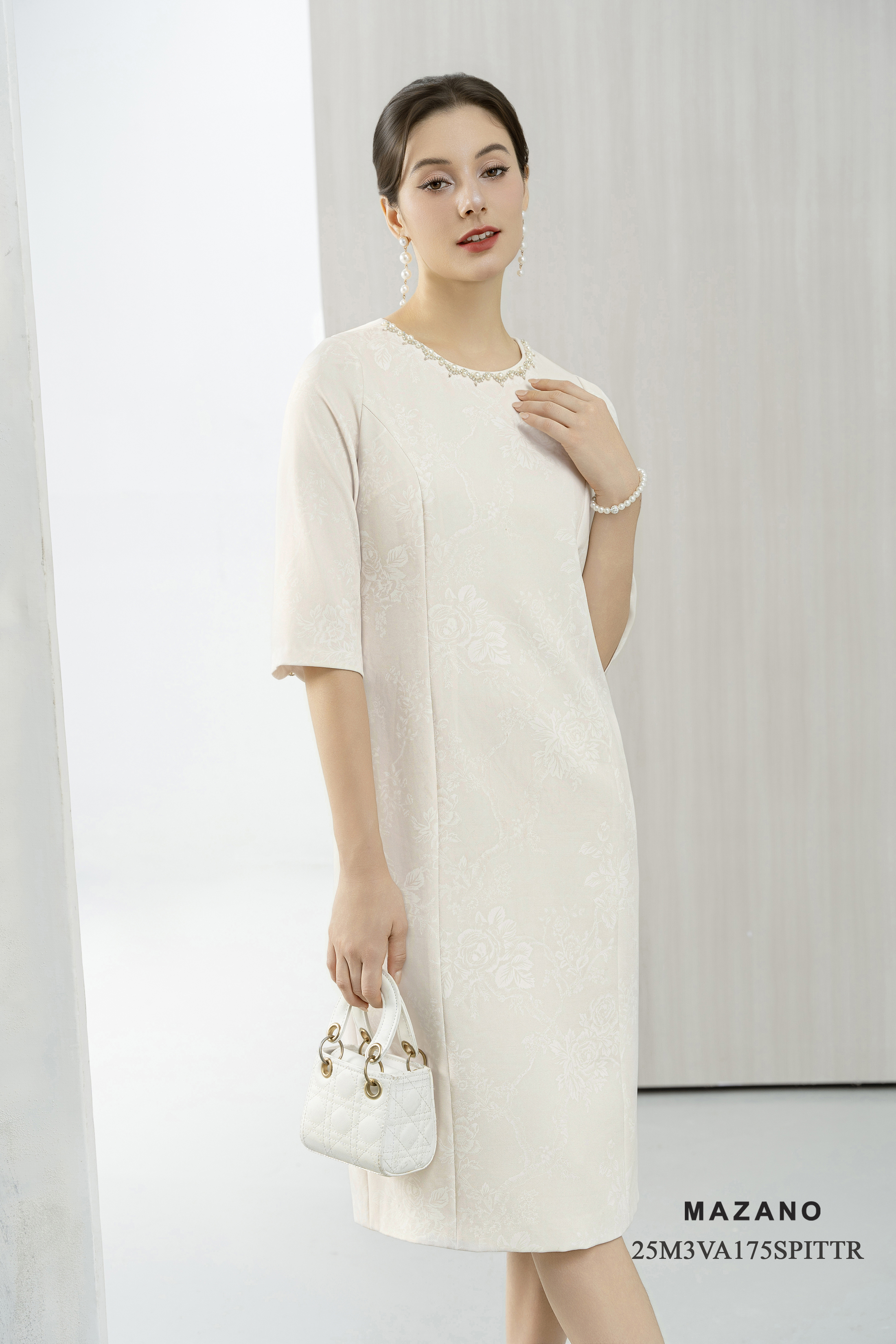 Váy đầm suông Vải thô chun Họa tiết hoa hồng cách điệu Cổ tròn Đính đá trang trí Tay lỡ Dài đến bắp chân_thumbnail_2