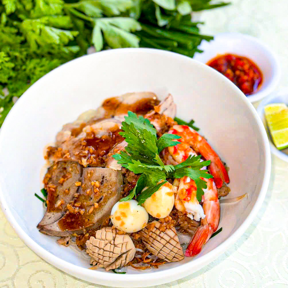 HỦ TIẾU NAM VANG - BẾP CÔ LINH