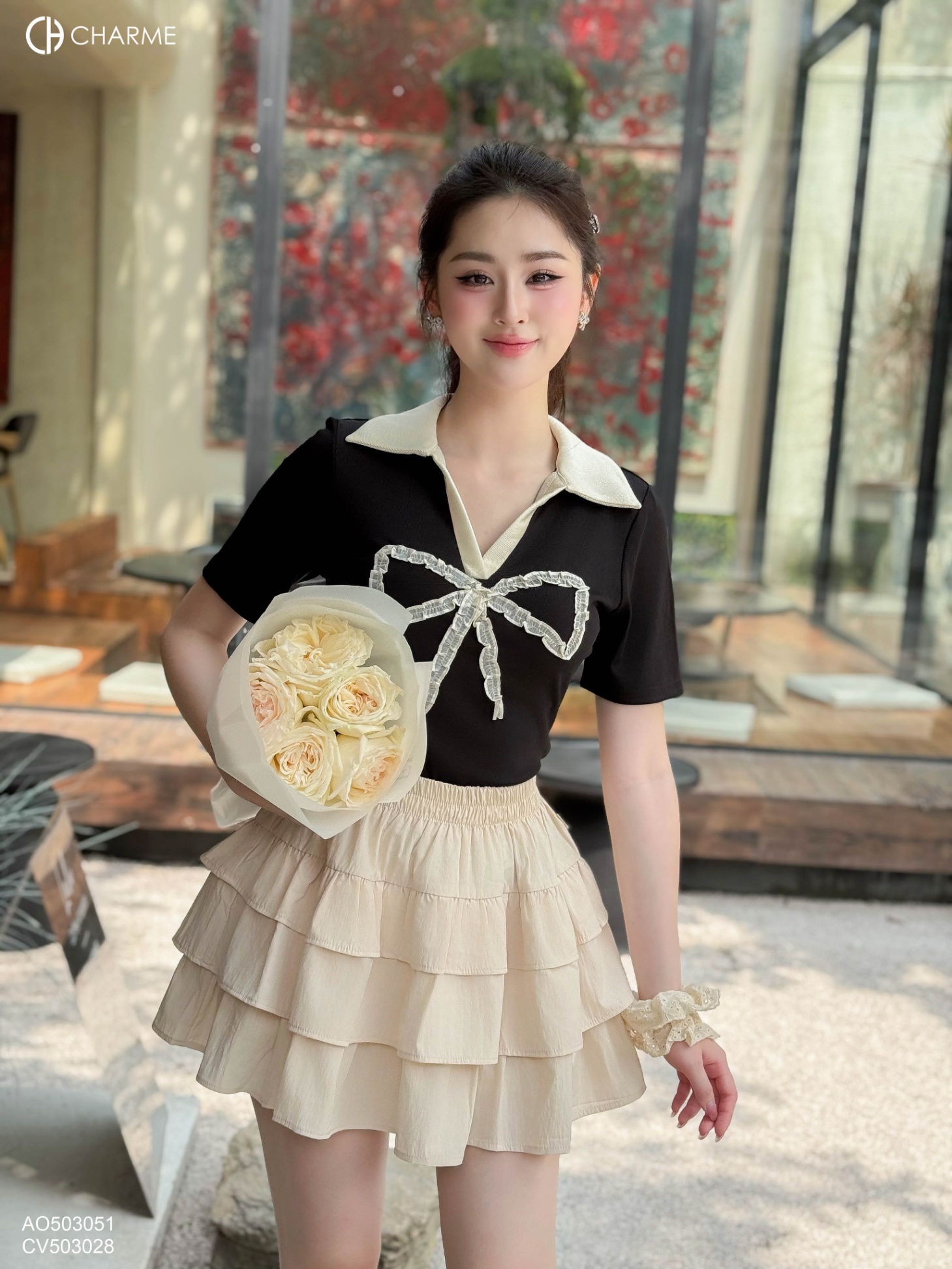 Áo cổ V phối nơ ngực