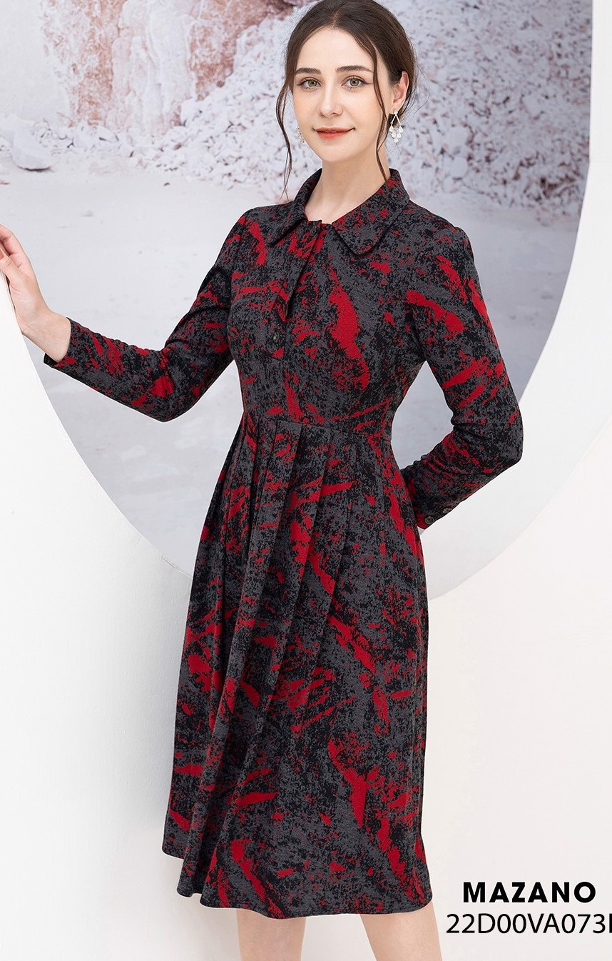 Đầm len họa tiết chân xếp ly cổ nam không chân