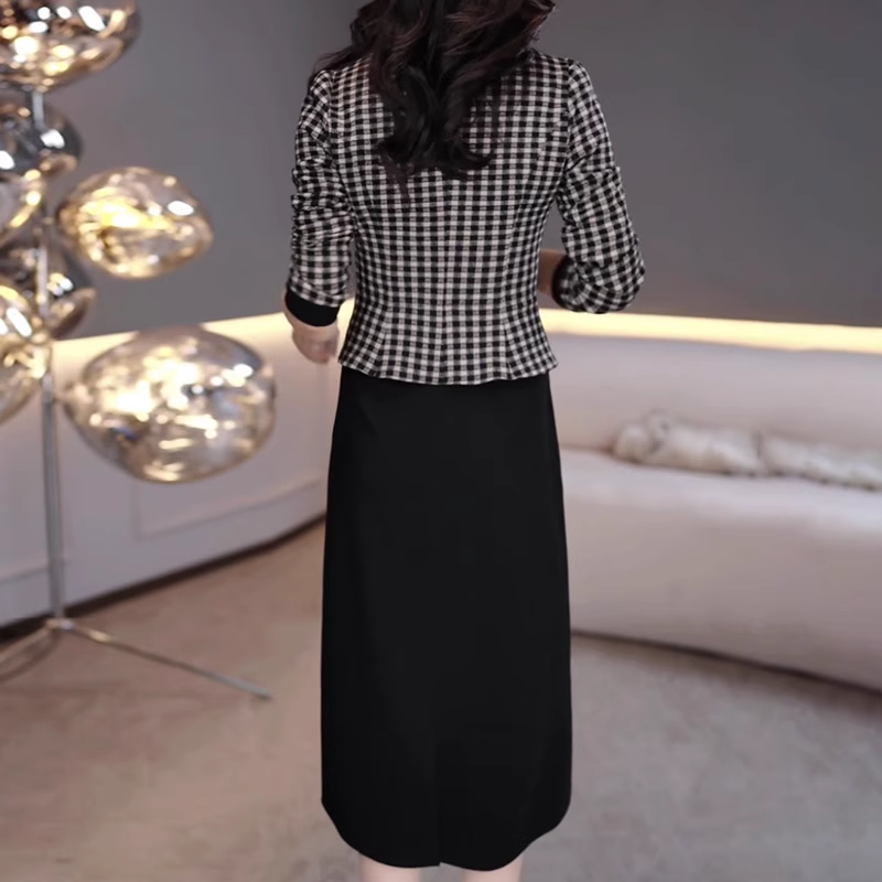 18106-Đầm body suông liền phối sọc tay dài cổ kết nơ ( thun lụa)_thumbnail_1