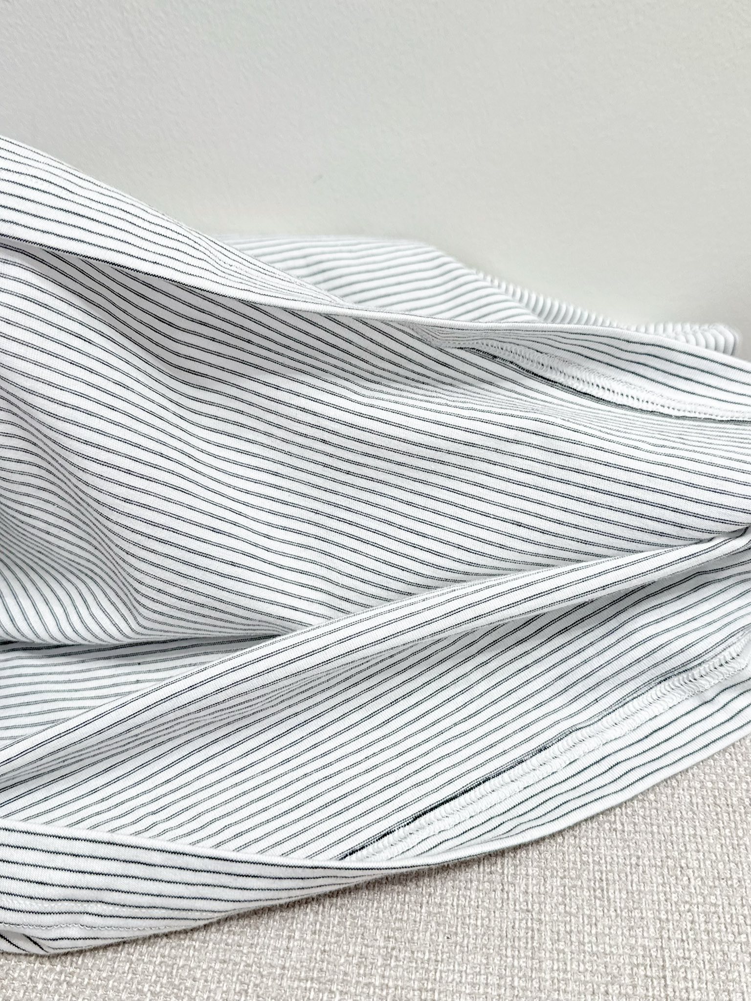 E237 ÁO PHÔNG NAM TRẮNG KẺ ĐEN NHỎ MUJI_thumbnail_2