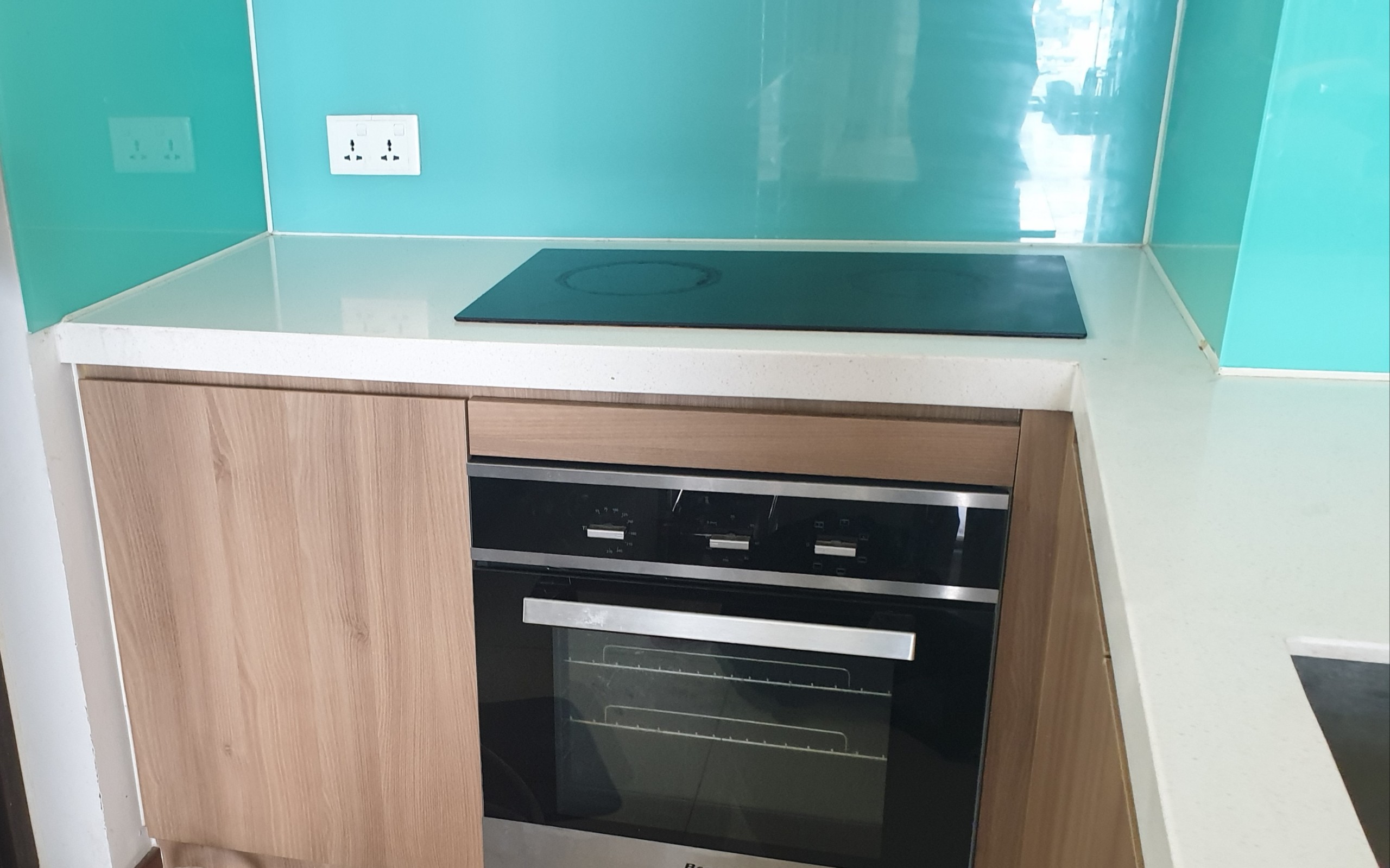 Cho thuê căn 1 phòng ngủ full nội thất tại One Verandah._thumbnail_2