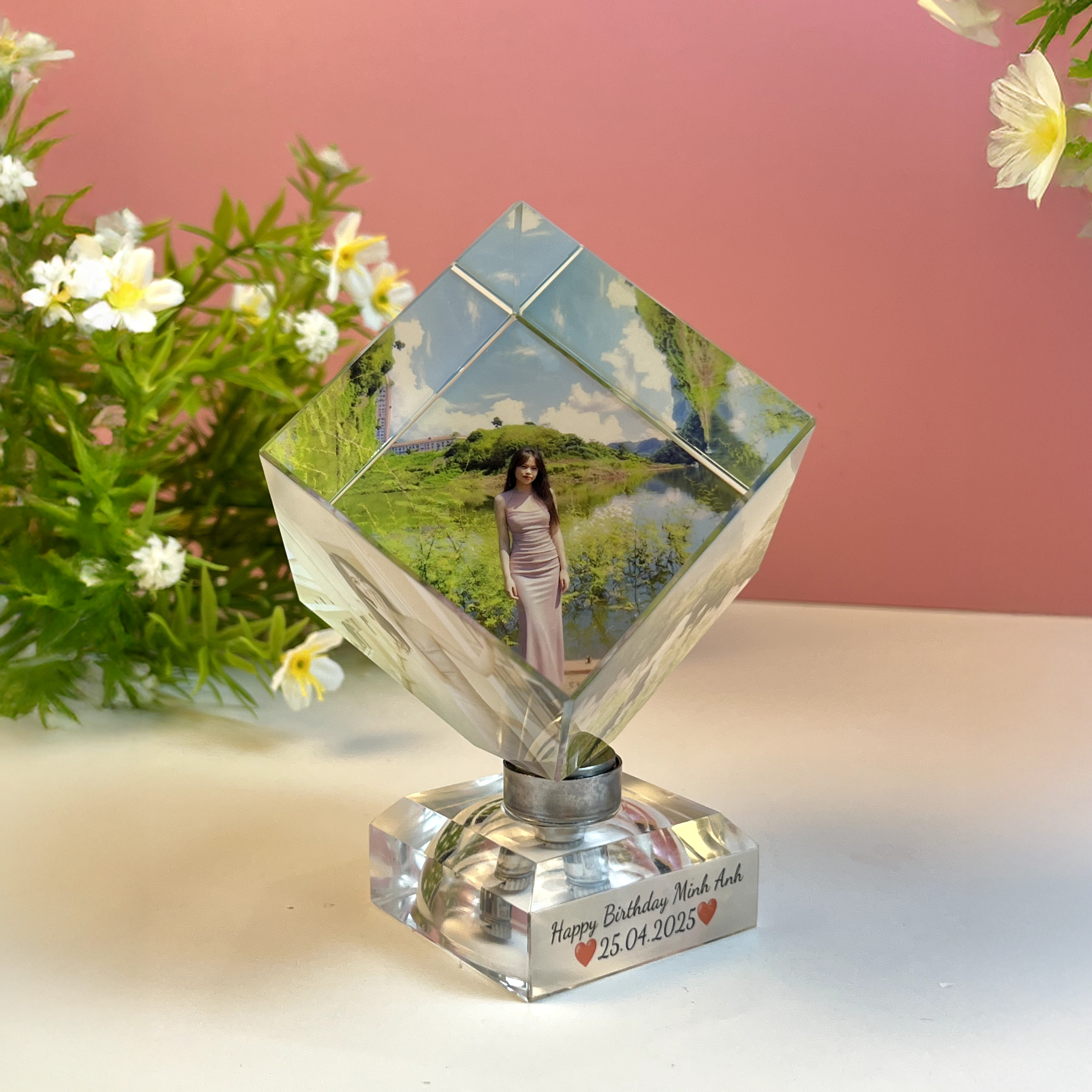 Pha lê lập phương in ảnh cá nhân hóa theo yêu cầu làm quà sinh nhật tặng bạn gái, mẹ, bạn thân, món quà sinh nhật độc đáo, sang trọng_thumbnail_3