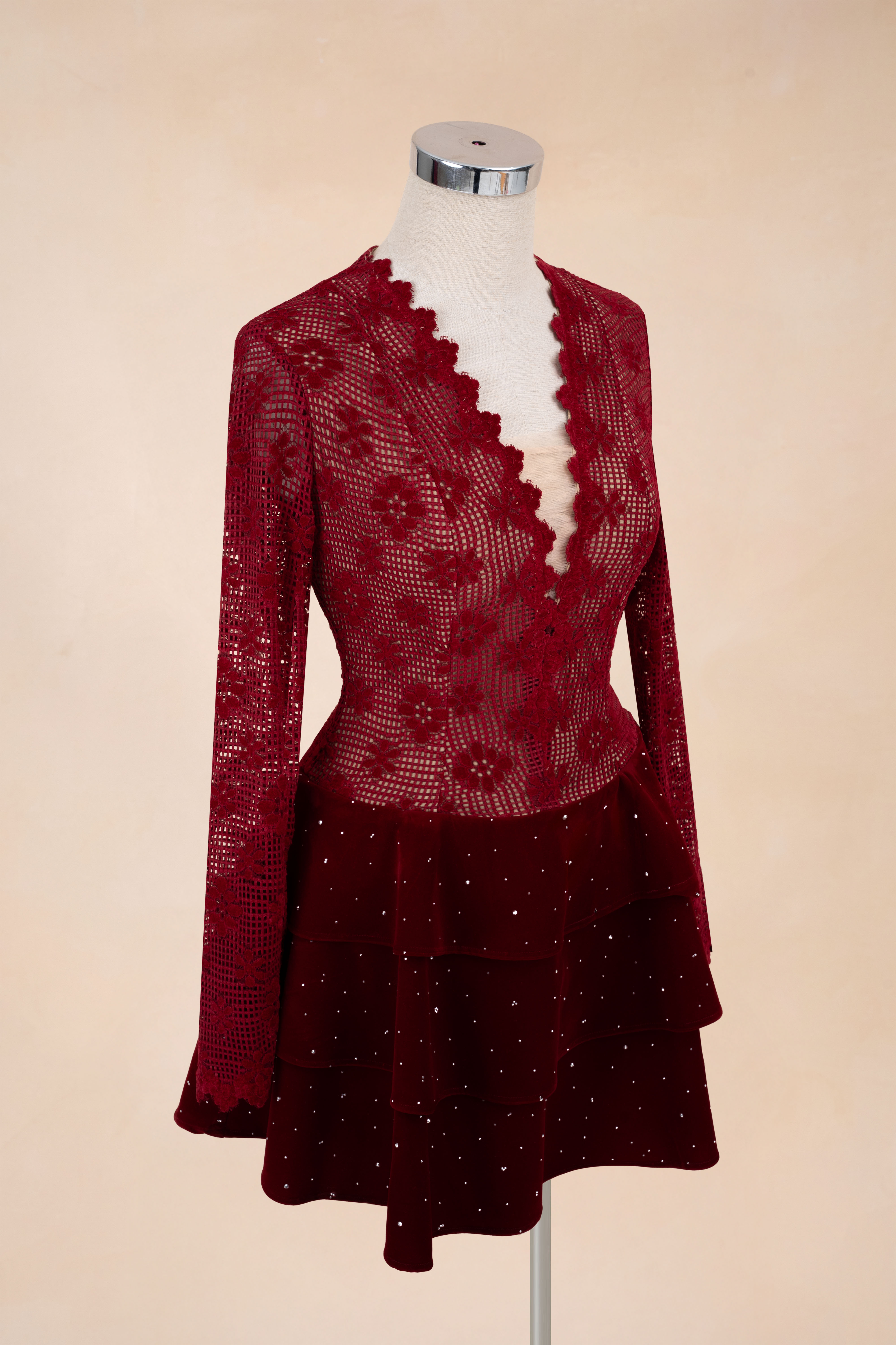 Đầm Xòe Cổ V Ép Nhiệt Đá Dáng Ngắn