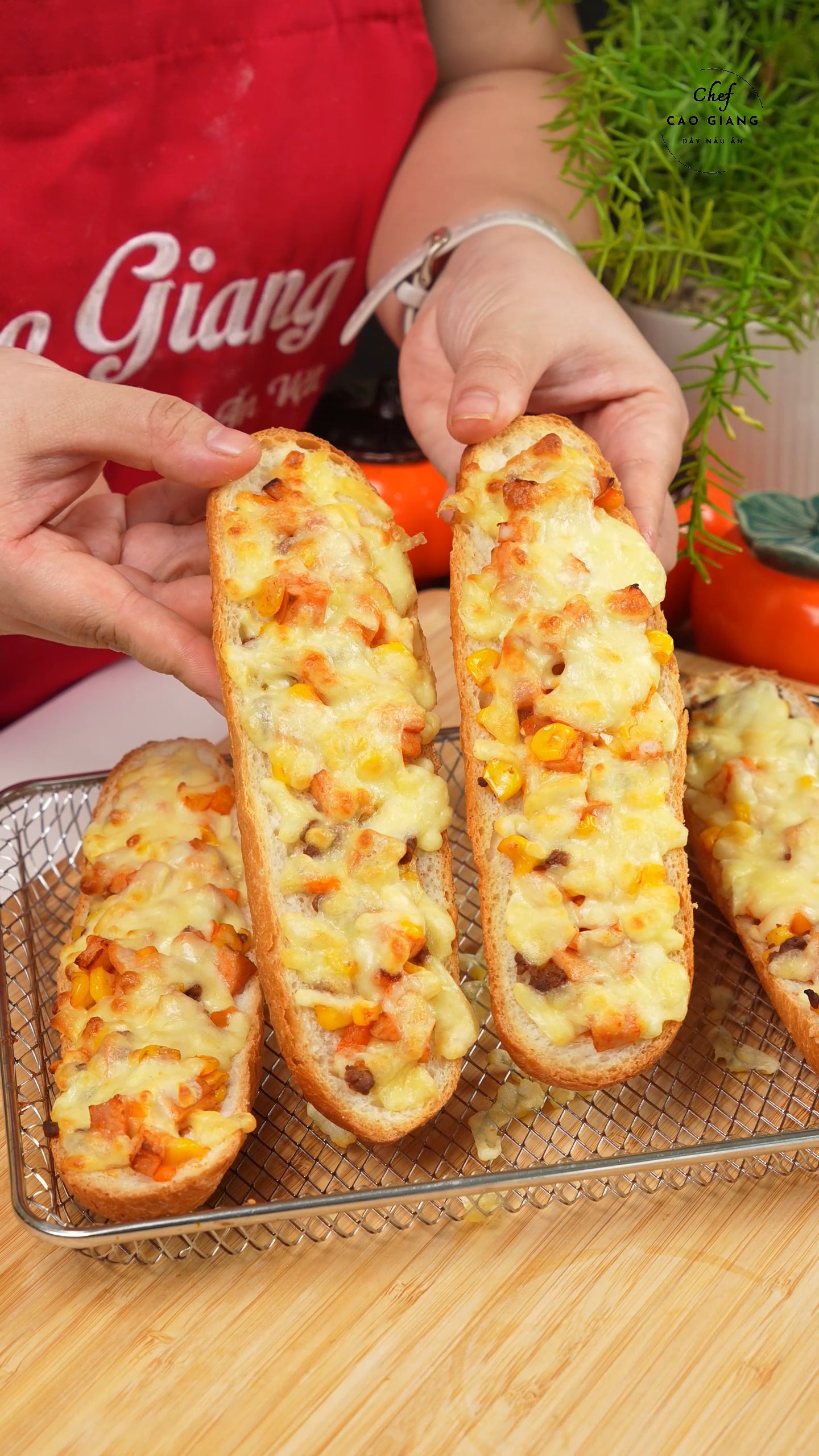 Hướng Dẫn Làm Pizza Bánh Mì