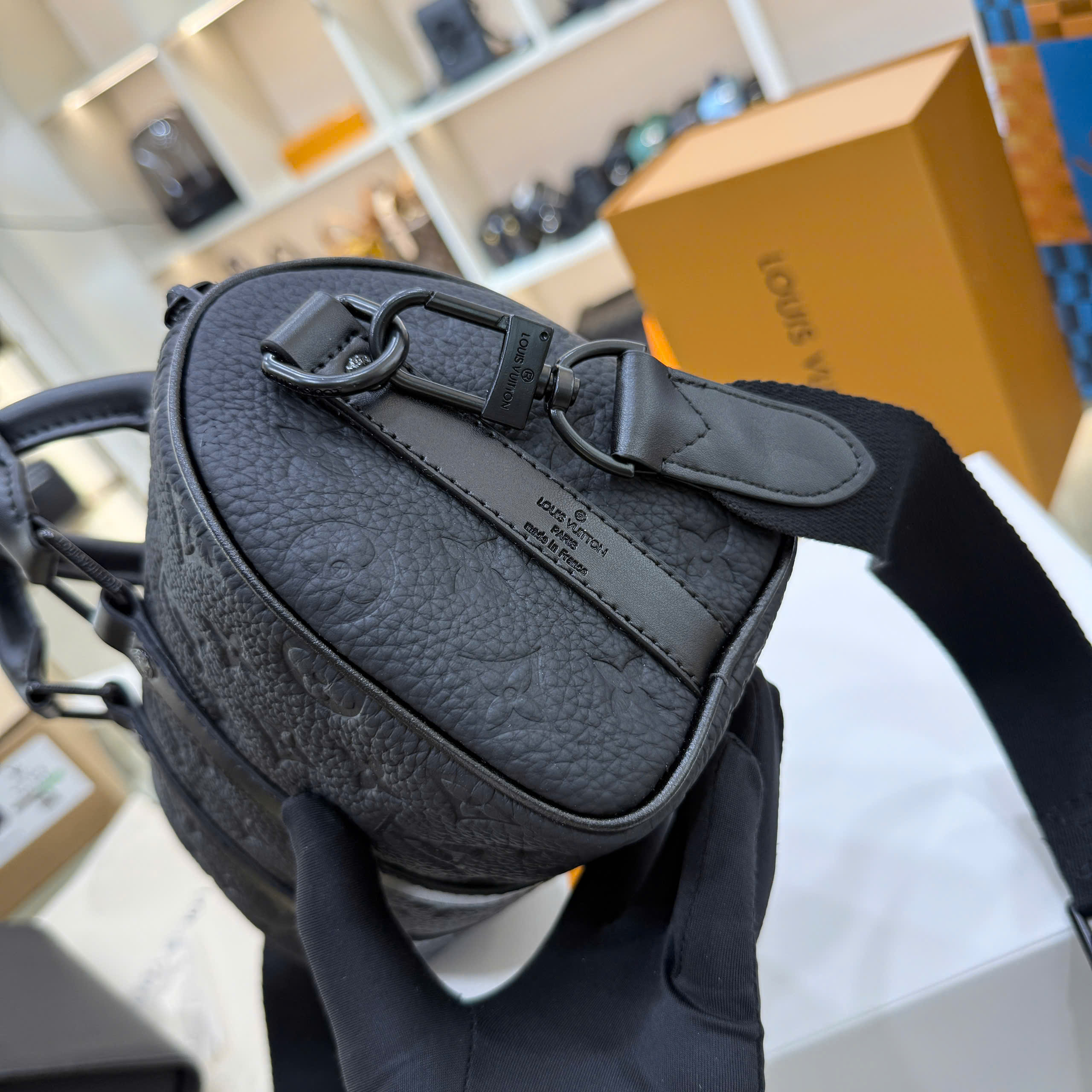 Túi Louis Vuitton Keepall Bandoulière 25 vân chìm_thumbnail_2